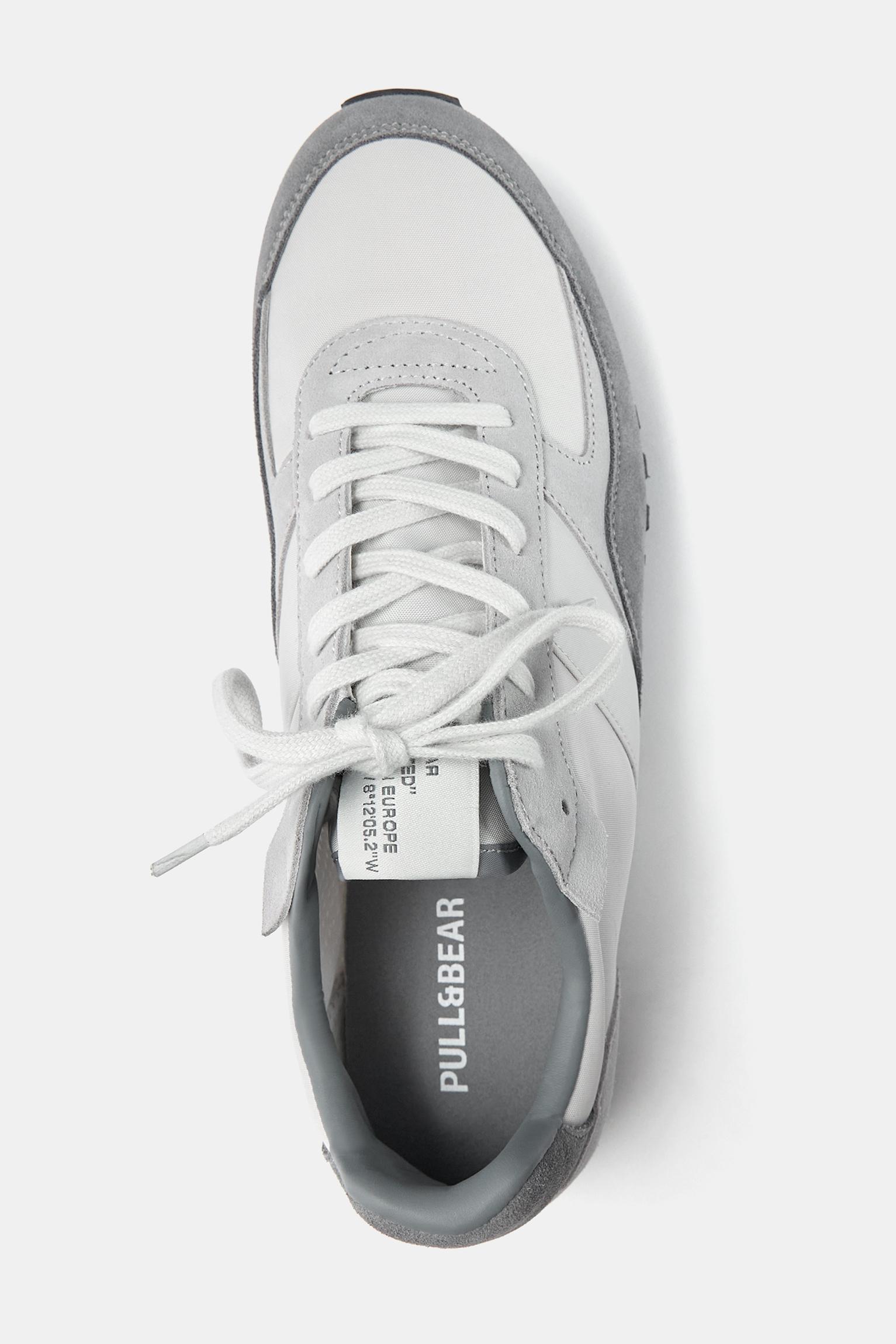Casual sneakers Product Image