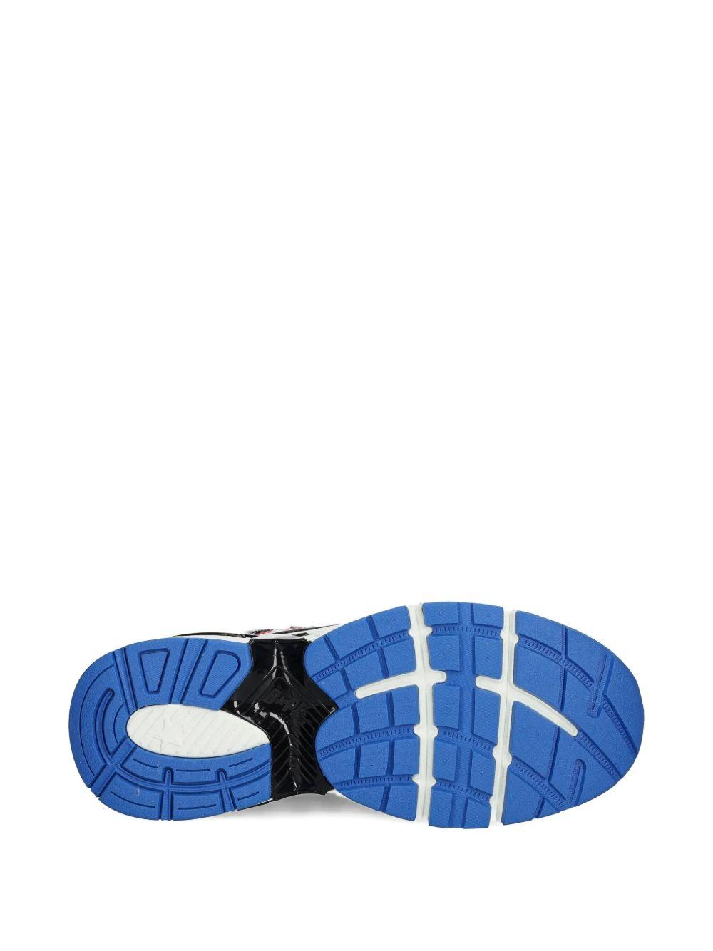 Star shark-tooth sneakers Product Image