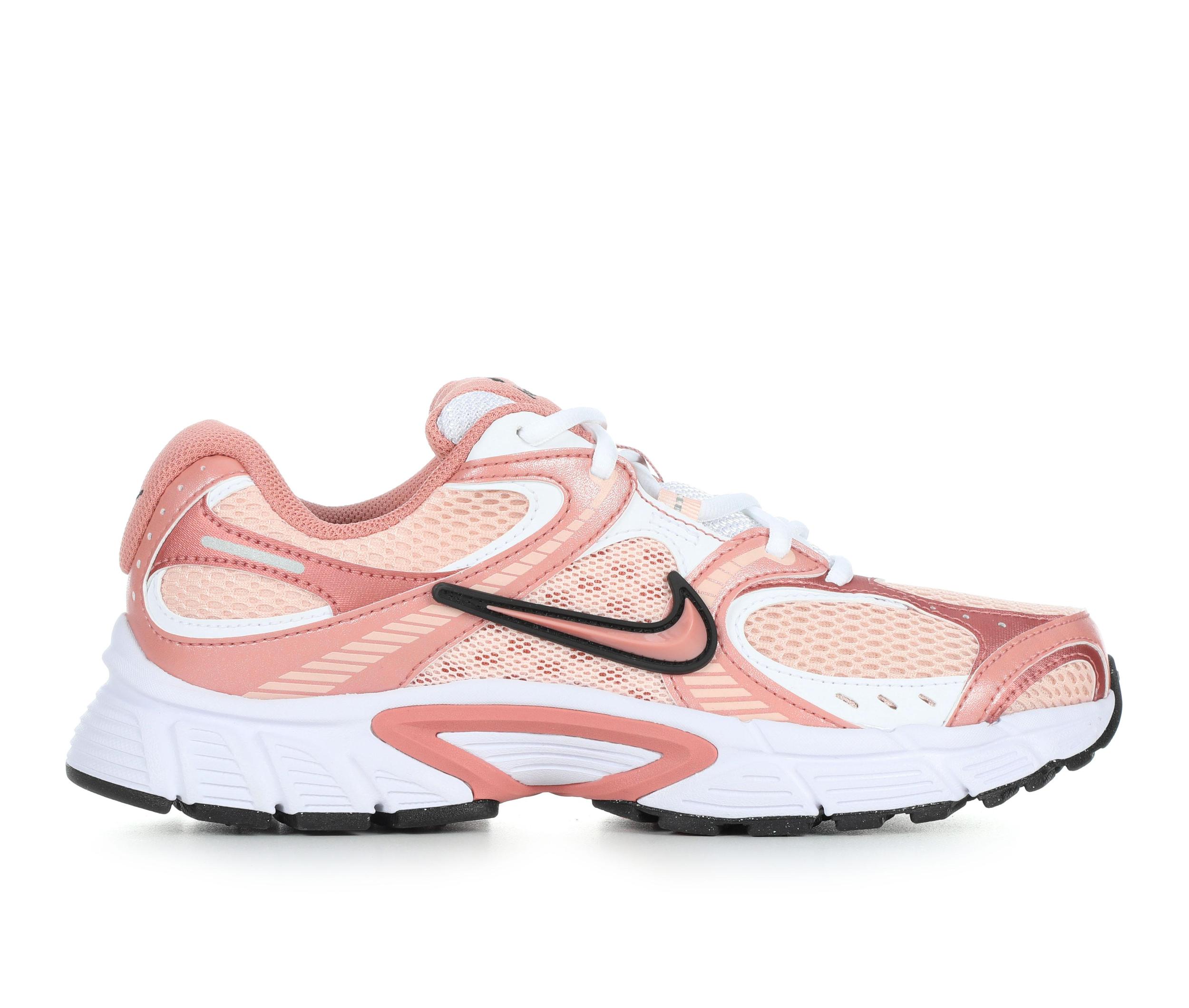 Women's Nike V5 RNR Sneakers Product Image