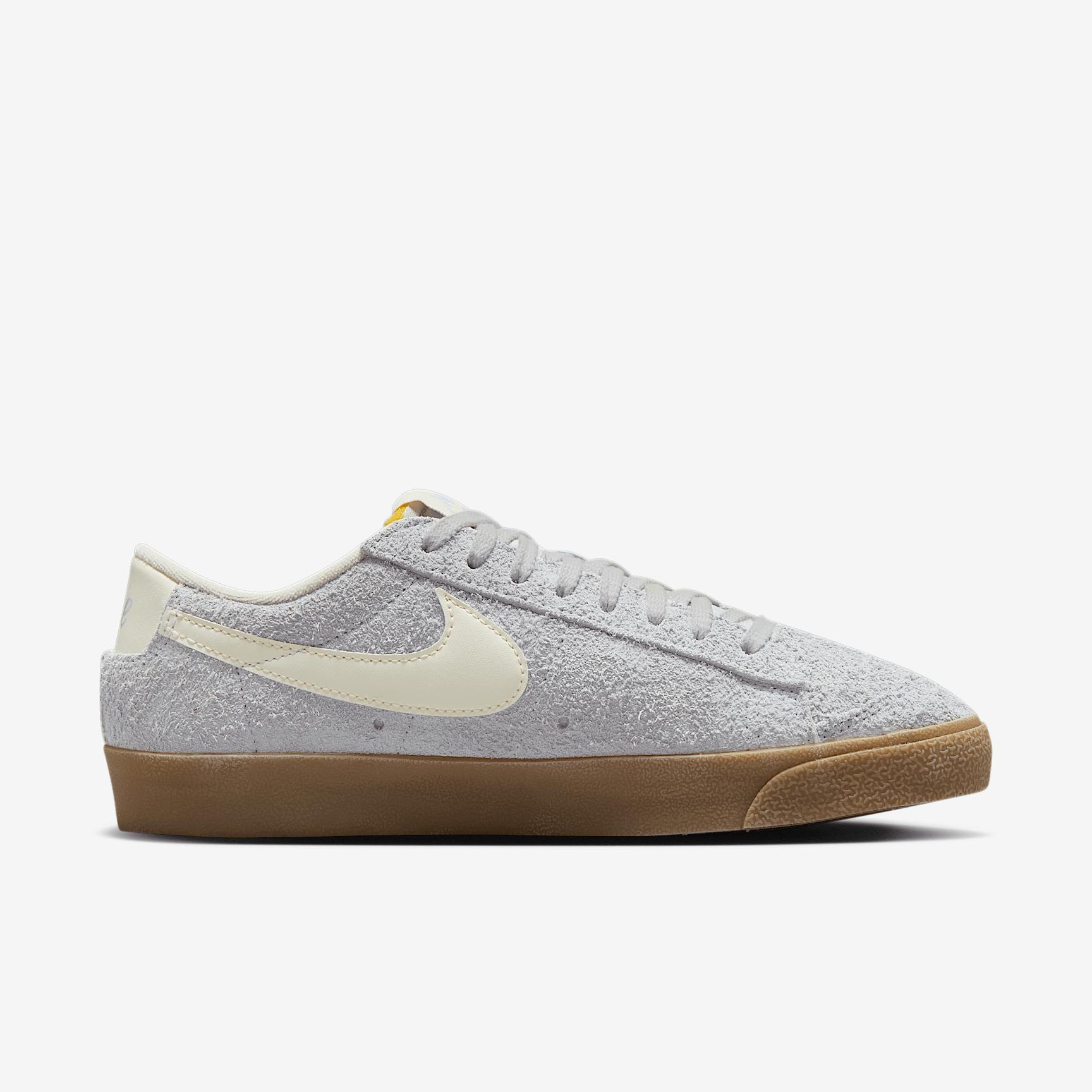 Nike Women's Blazer Low '77 Vintage Shoes Product Image