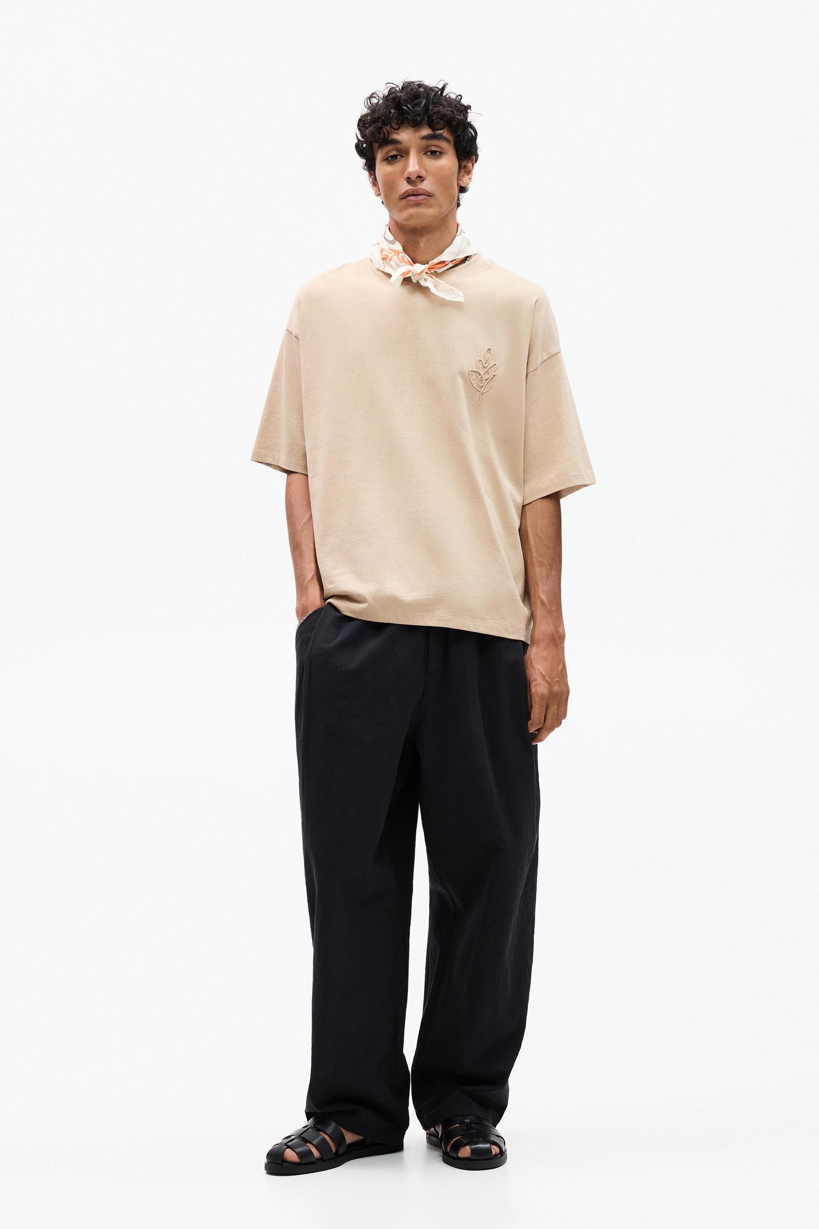 T-shirt with nature embroidery Product Image