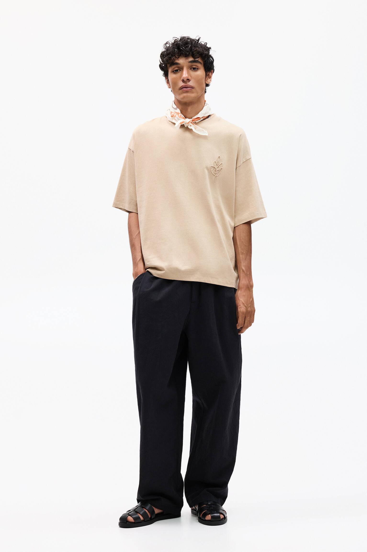 T-shirt with nature embroidery Product Image