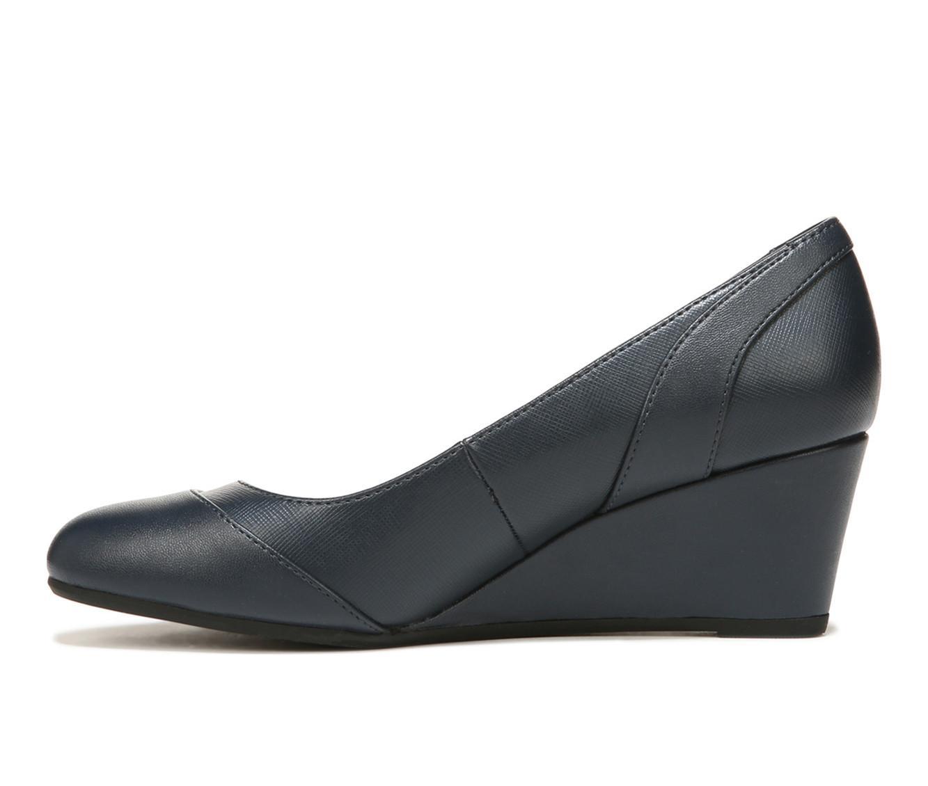 Women's LifeStride Dreams Pumps Product Image