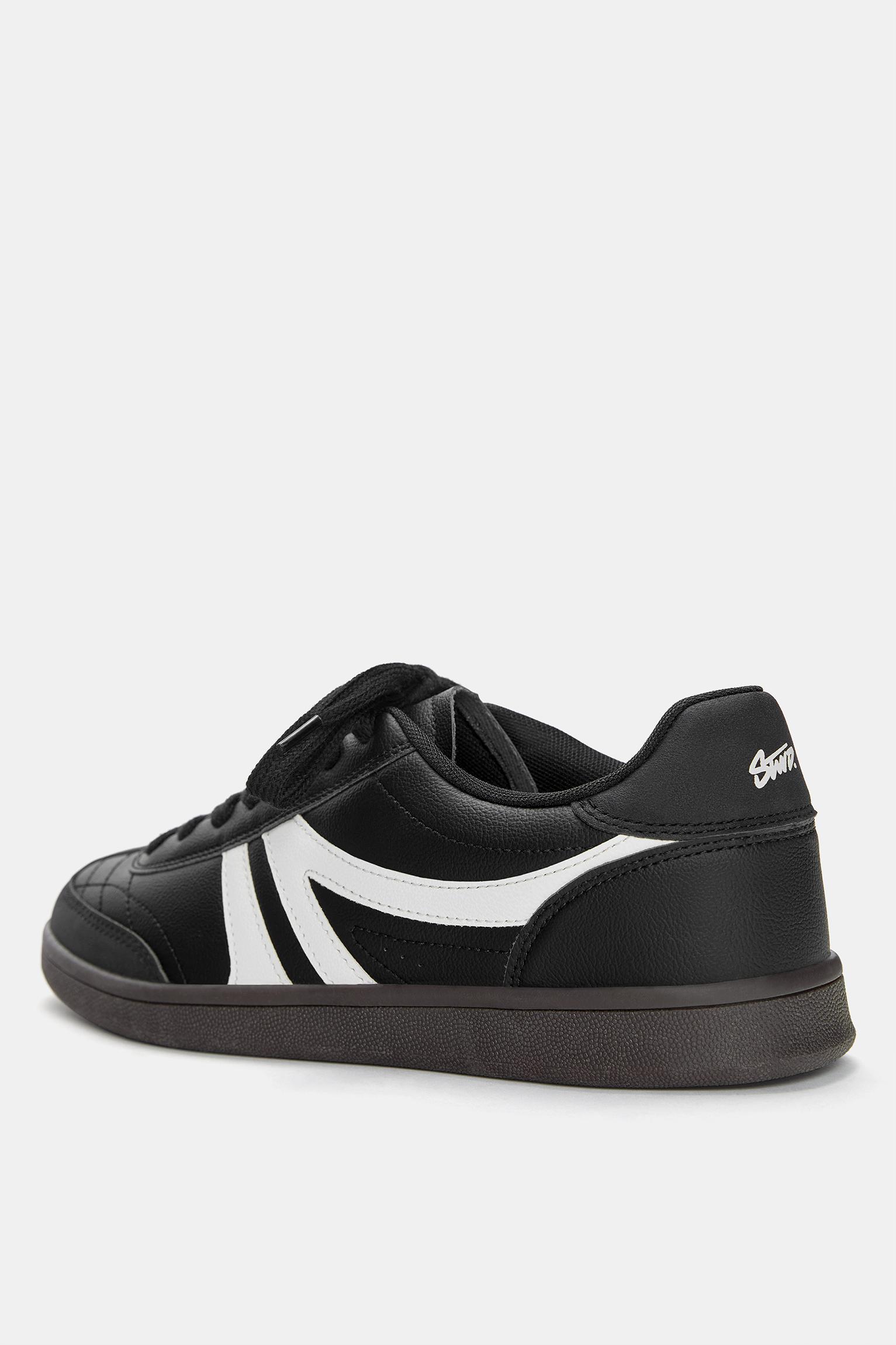 Retro sneakers Product Image