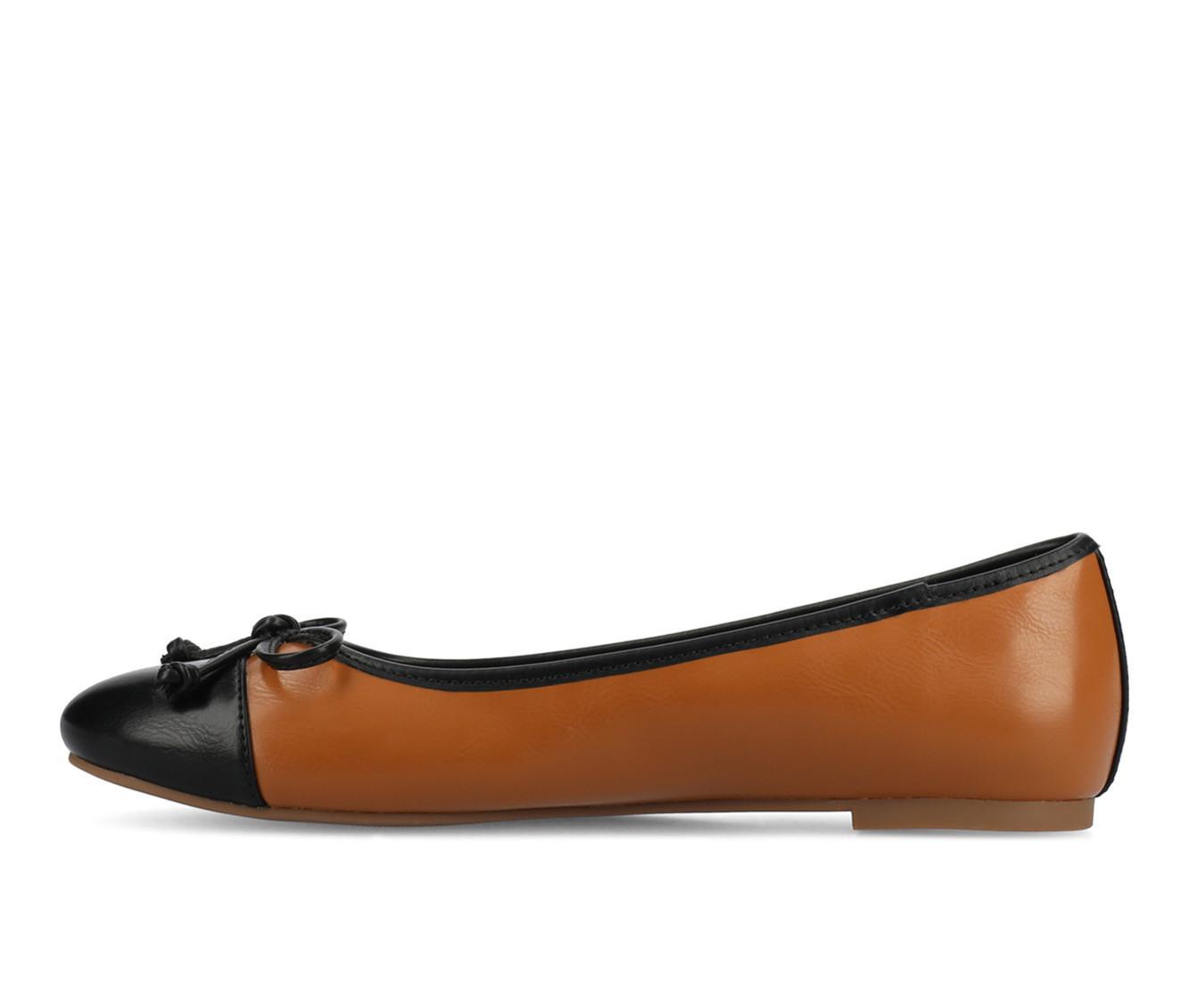 Women's Journee Collection Kaiah Flats Product Image