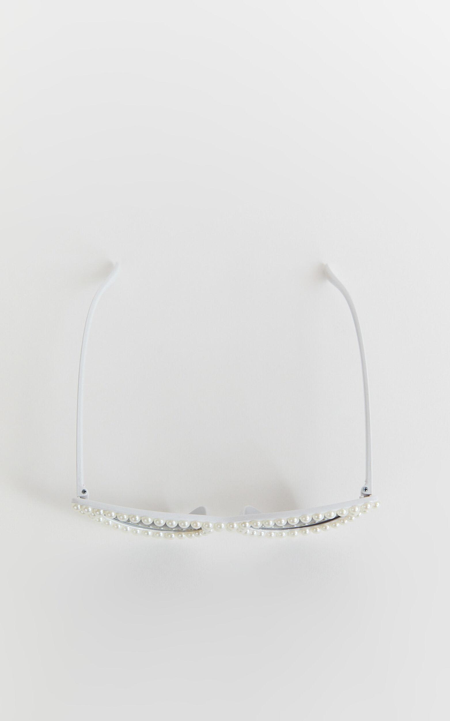 Harriet Sunglasses - Pearl Cat Eye Sunglasses in White Product Image