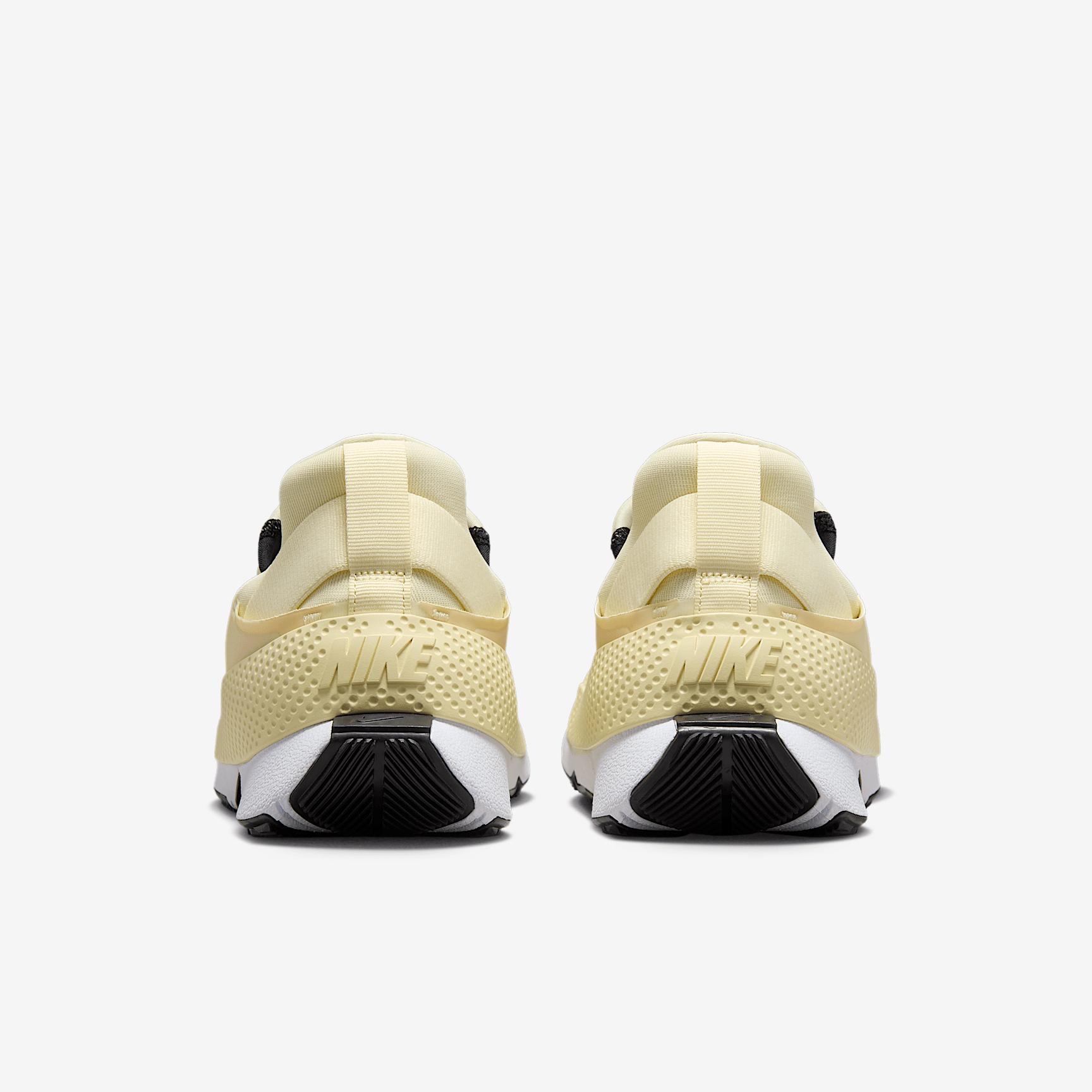 Nike Womens Go FlyEase Easy On/Off Shoes | DR5540-700 Product Image