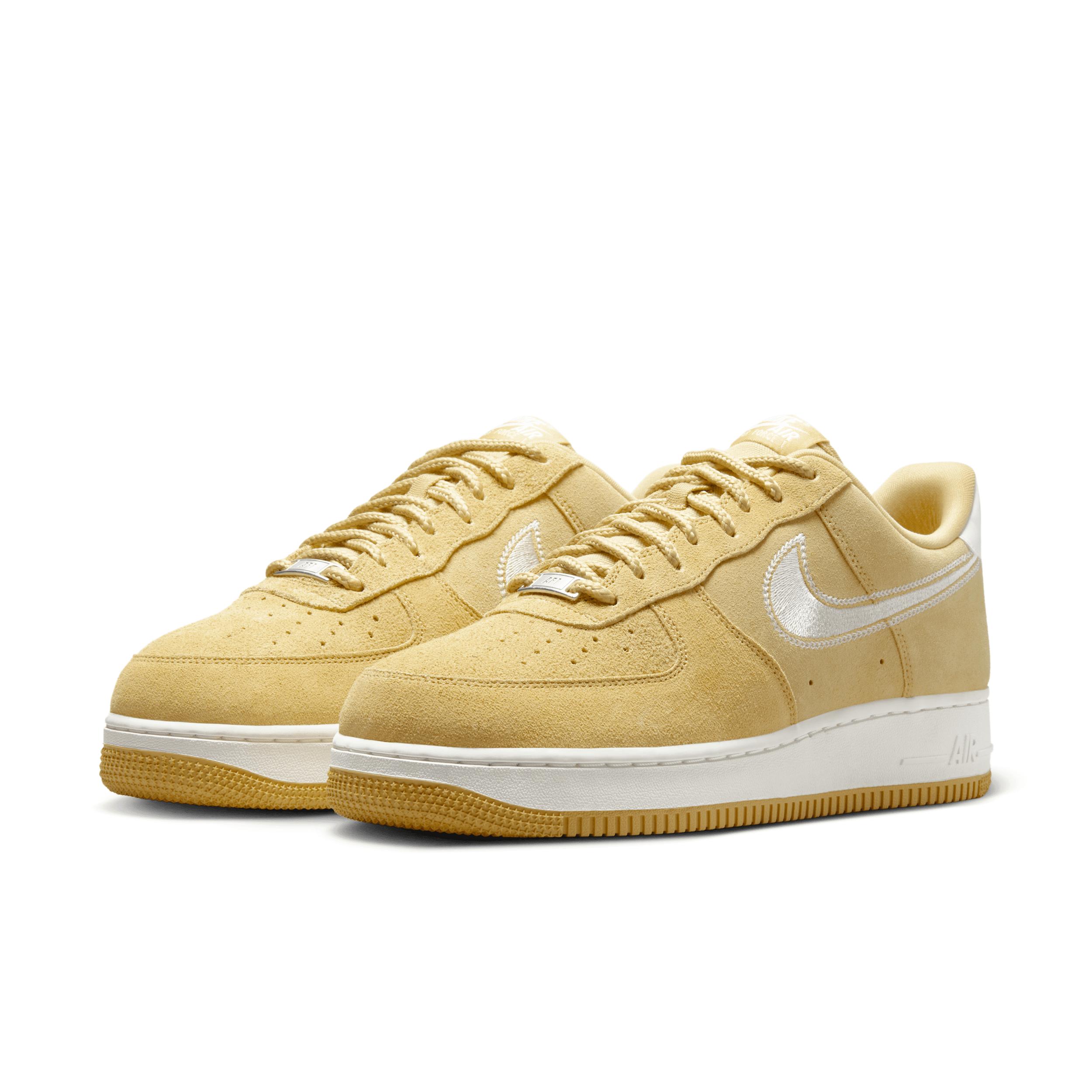 Mens Nike Air Force 1 07 LV8 SE Casual Shoes Product Image