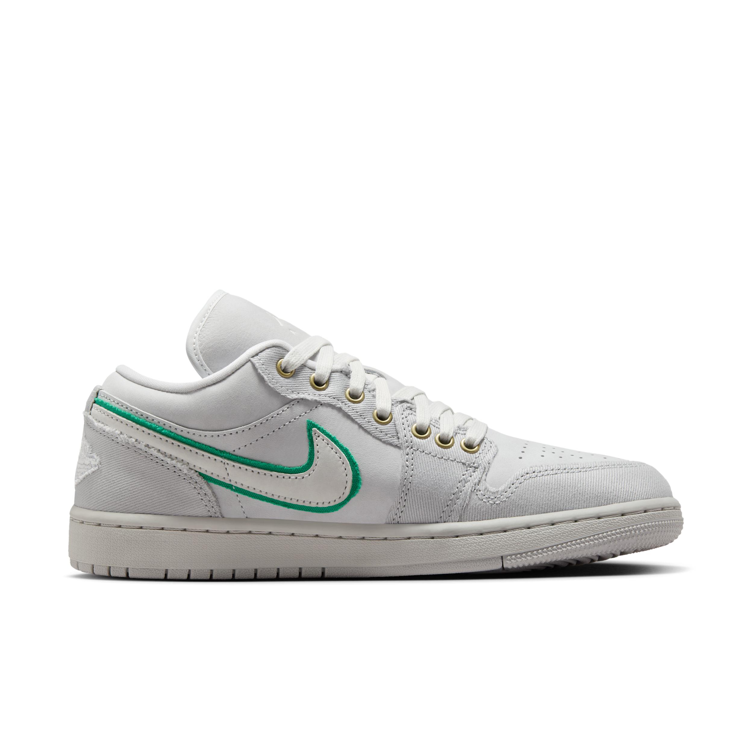 Womens Air Jordan 1 Low SE Shoes | IH3369-077 Product Image