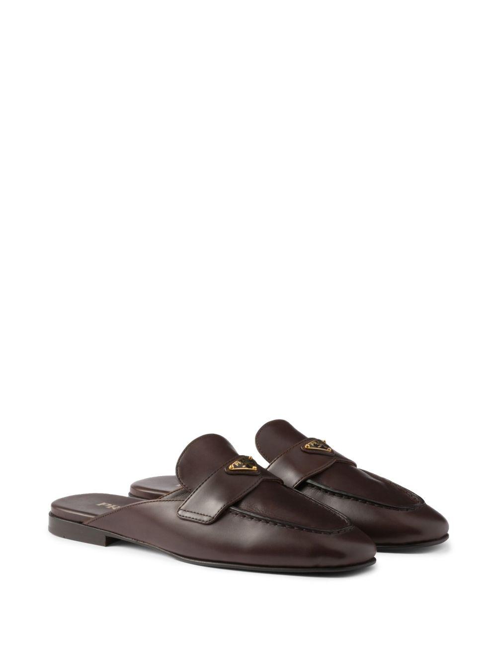 leather slippers Product Image