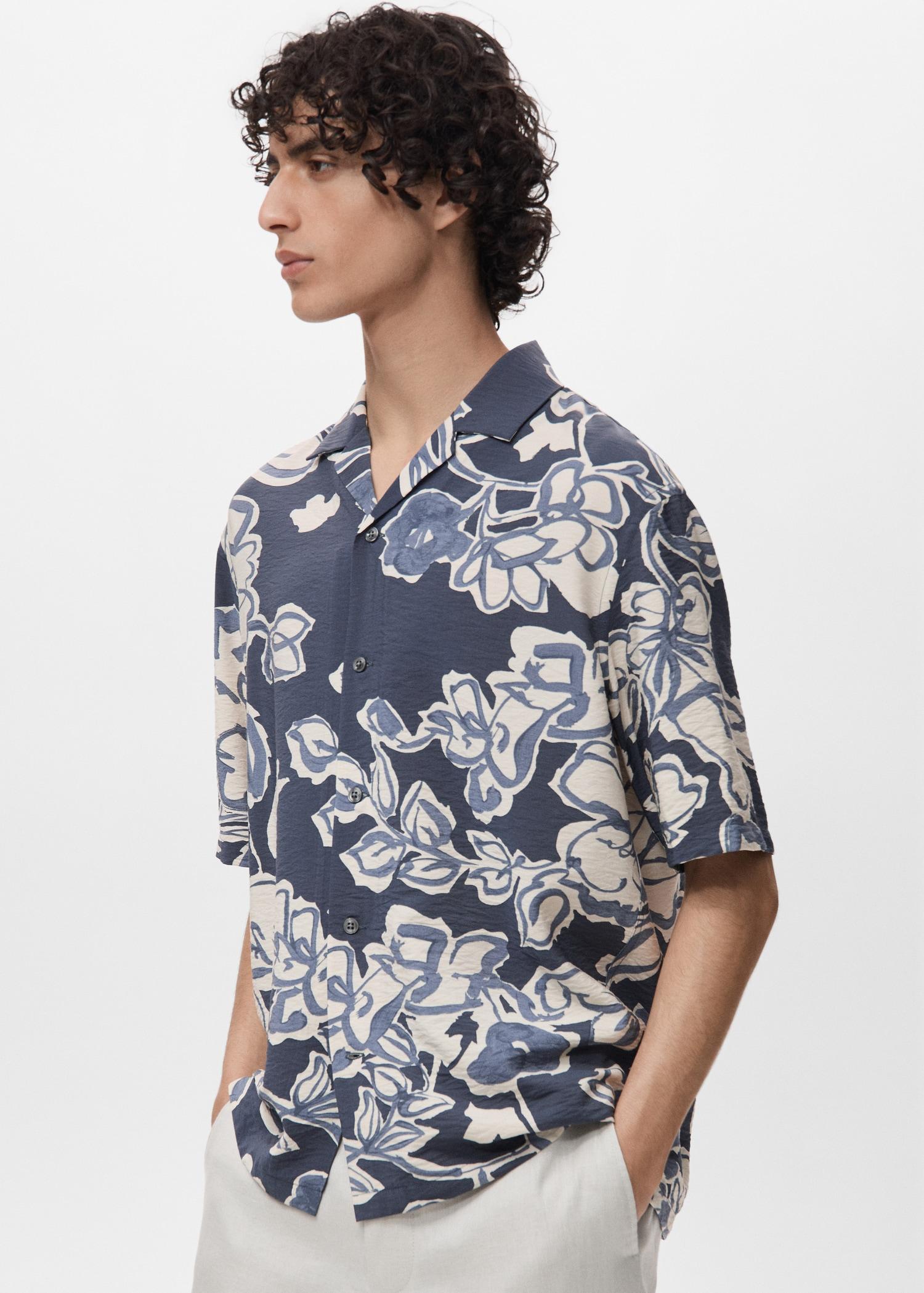 Wrinkled-effect floral shirt - Men | MANGO USA Product Image