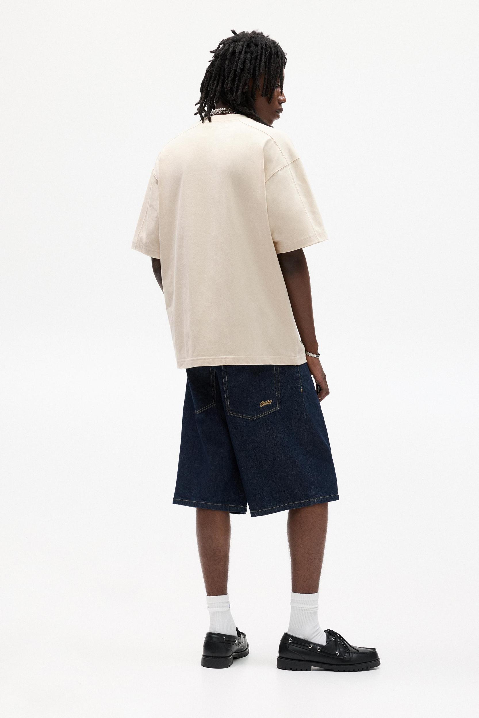 T-shirt with embroidered faces Product Image