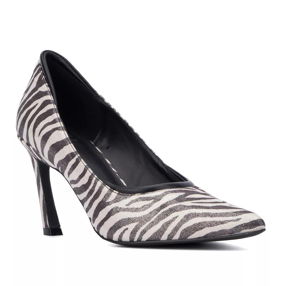 New York & Company Kailynn Womens Pointy Textured Pumps Product Image