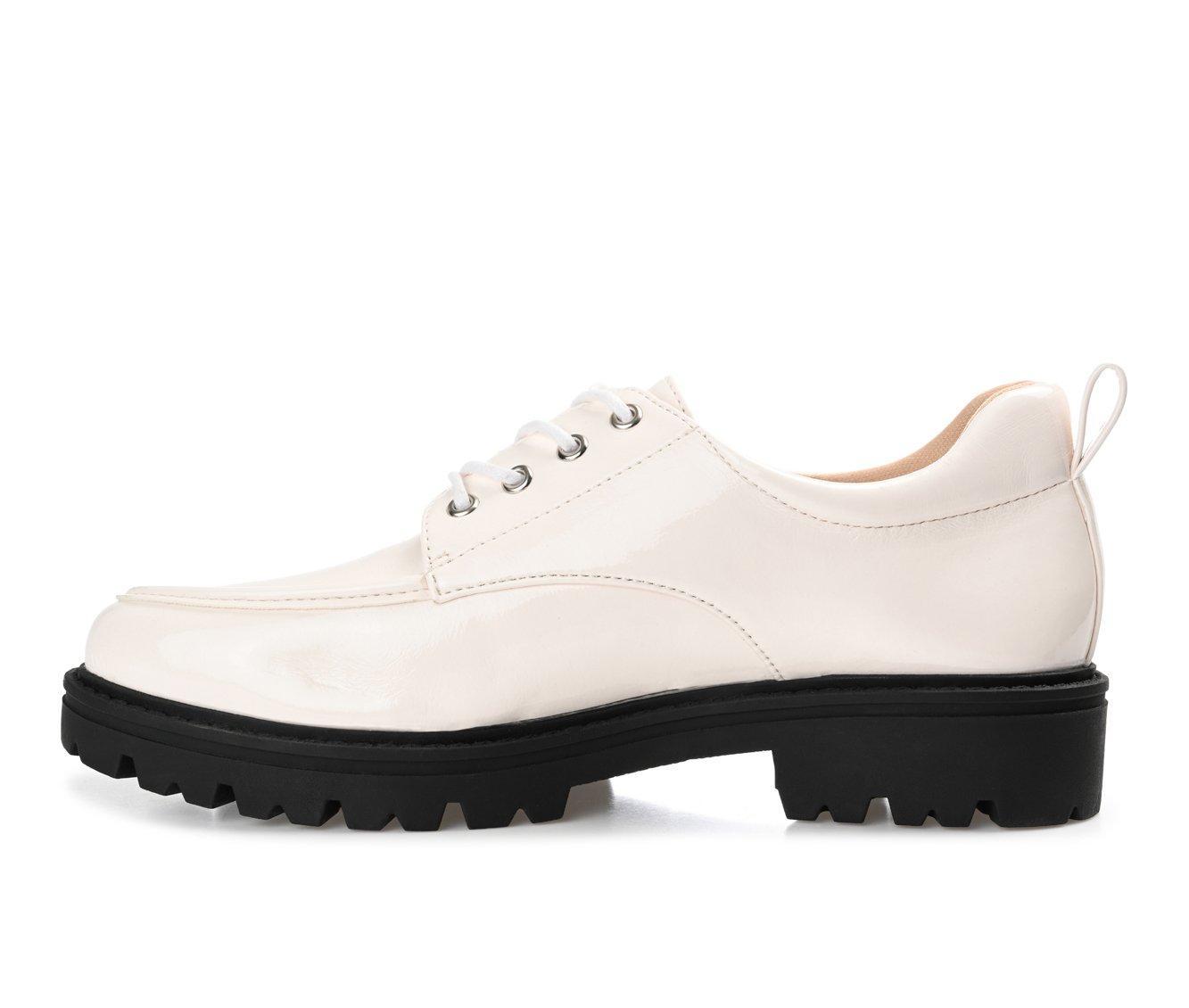 Women's Journee Collection Zina Lugged Oxfords Product Image