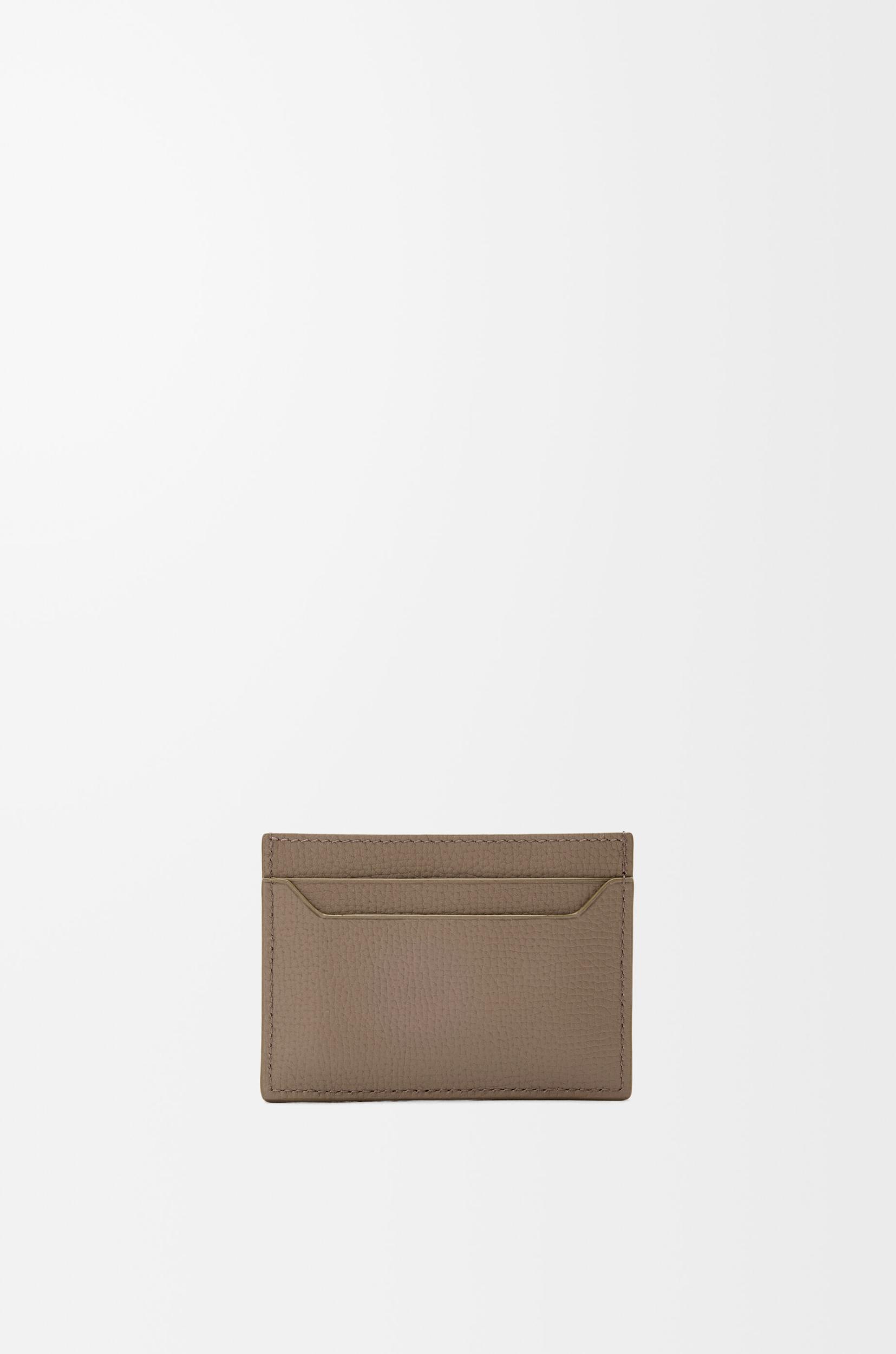 Anagram plain cardholder in pebble grained calfskin Product Image