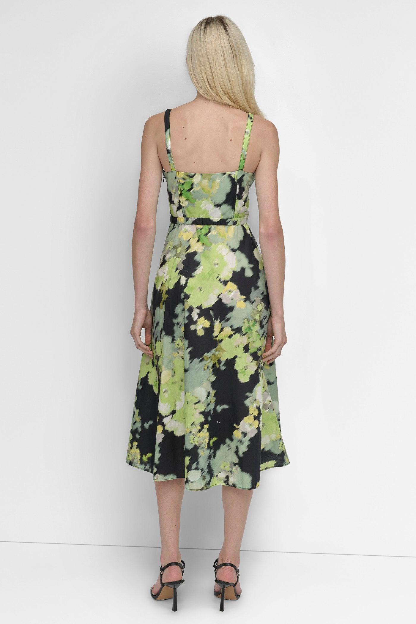 SLEEVELESS STRUCTURED BODICE FIT FLARE Product Image