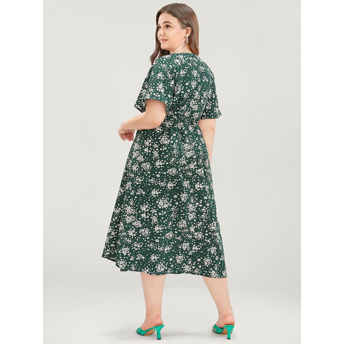 Plus Size Floral Print Raglan Sleeve Pocket Drawstring Ruffles Dress ArmyGreen Women Elegant Drawstring V-neck Short sleeve Curvy Midi Dress BloomChic 28/5X Product Image