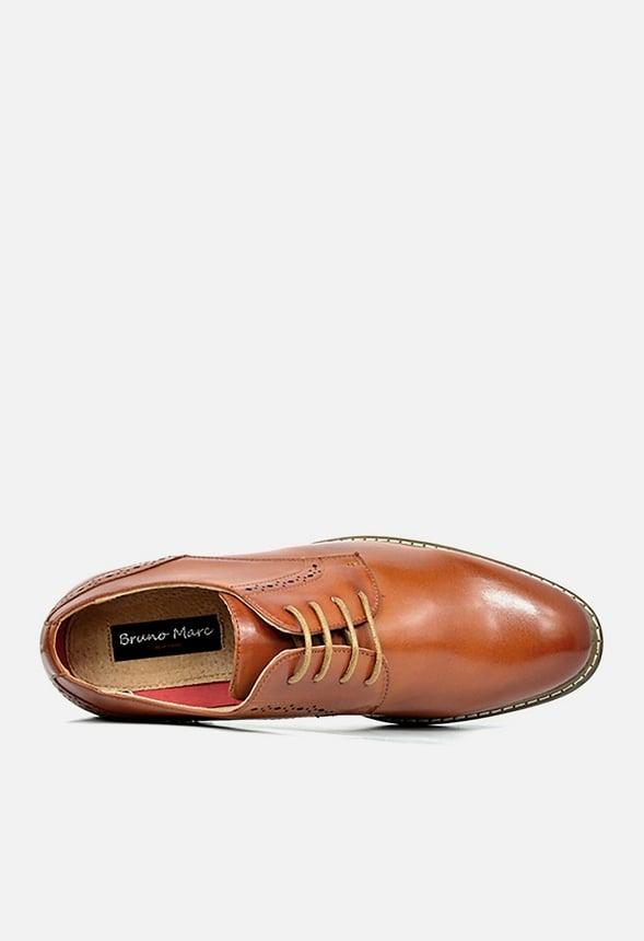 Men's Classic Wingtip Wide Dress Shoes Product Image