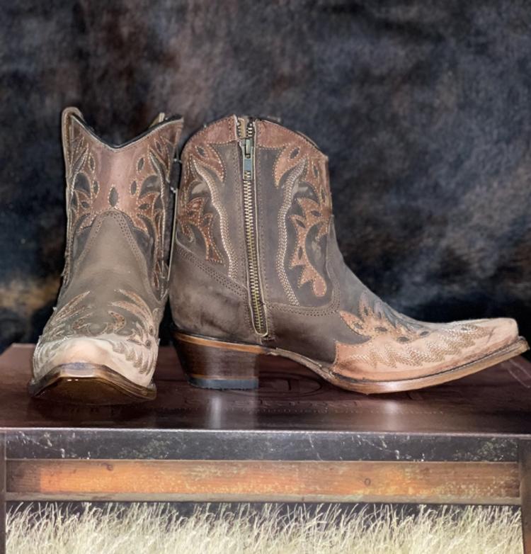 SALE Circle G by Corral® Ladies' Cognac/Tobacco Embroidered Overlay Wingtip Shorty Boots Product Image