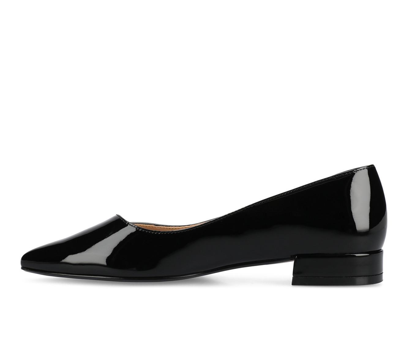 Women's Journee Collection Carmin Flats Product Image