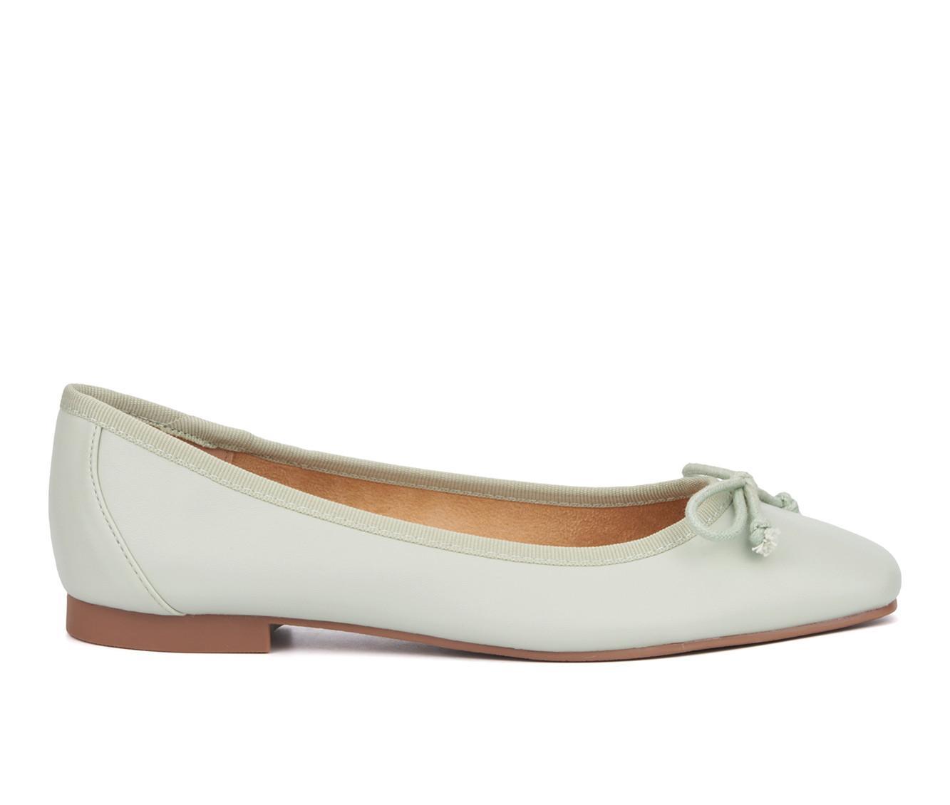 Women's New York and Company Paulina Flats Product Image