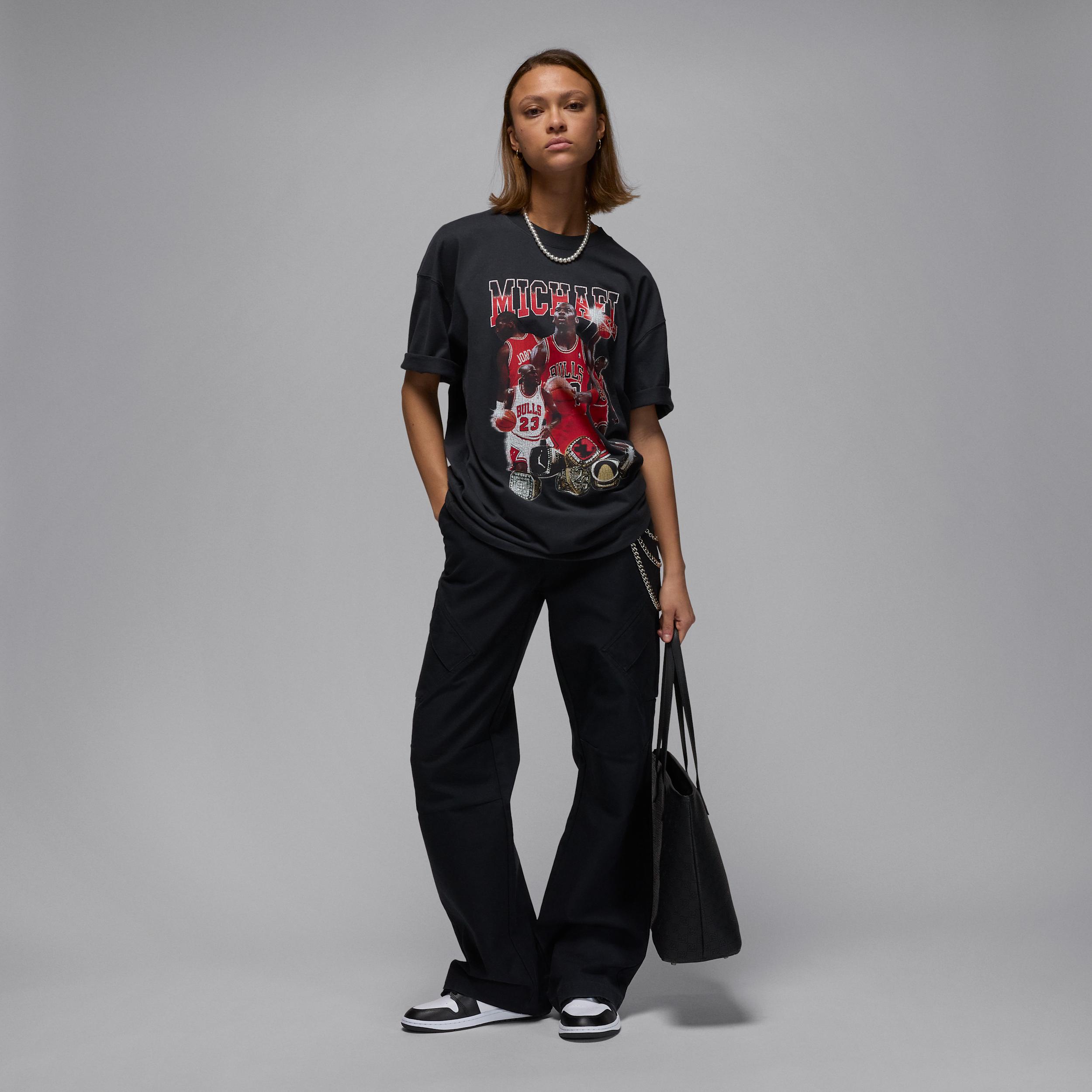 Womens Jordan Oversized Short-Sleeve Graphic T-Shirt | HJ0190-045 Product Image