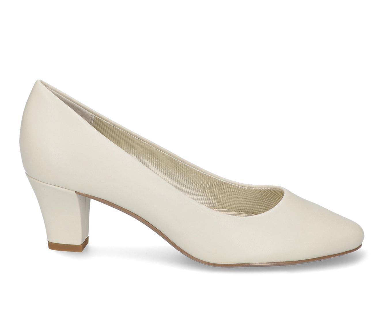Women's Easy Street Ballari Pumps Product Image