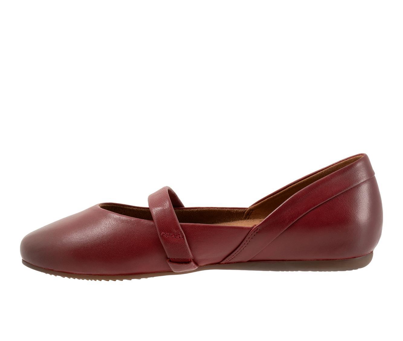Women's Softwalk Samara Flats Product Image