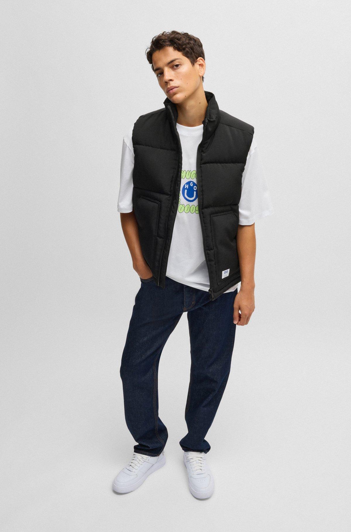 Water-repellent gilet with blue logo label Product Image