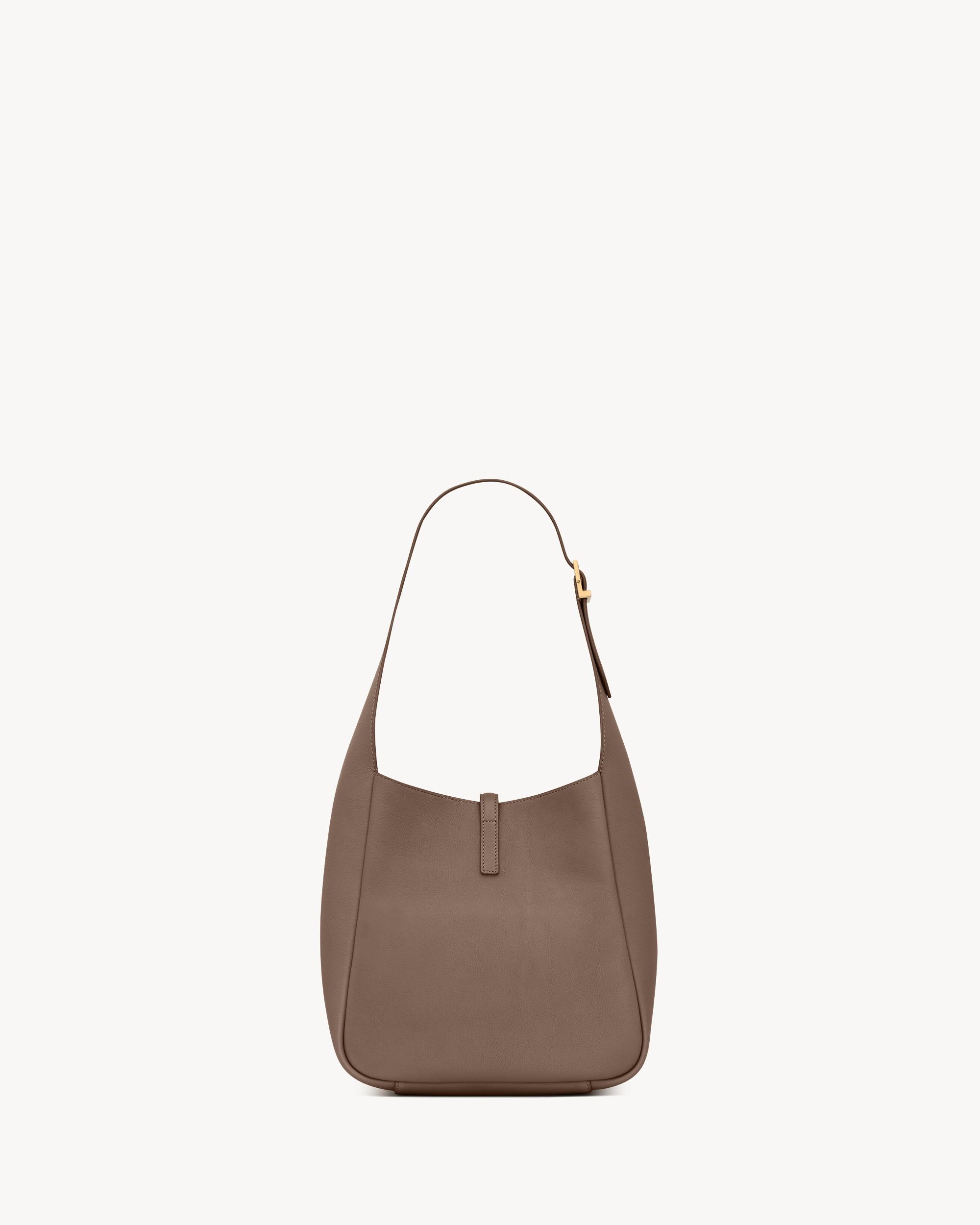 LE 5 À 7 supple small IN GRAINED LEATHER Product Image