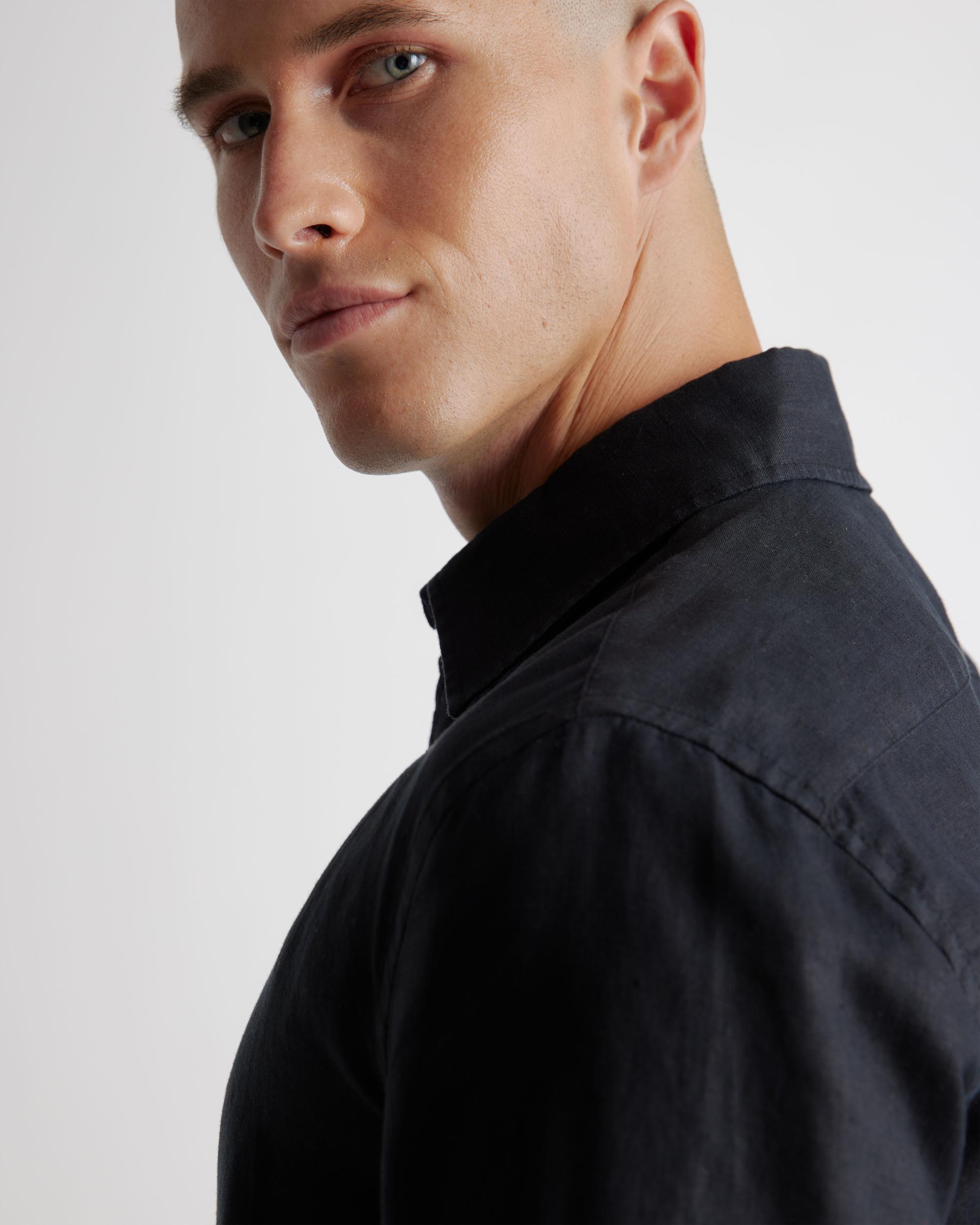 Quince | Men's 100% European Linen Relaxed Short Sleeve Shirt Product Image