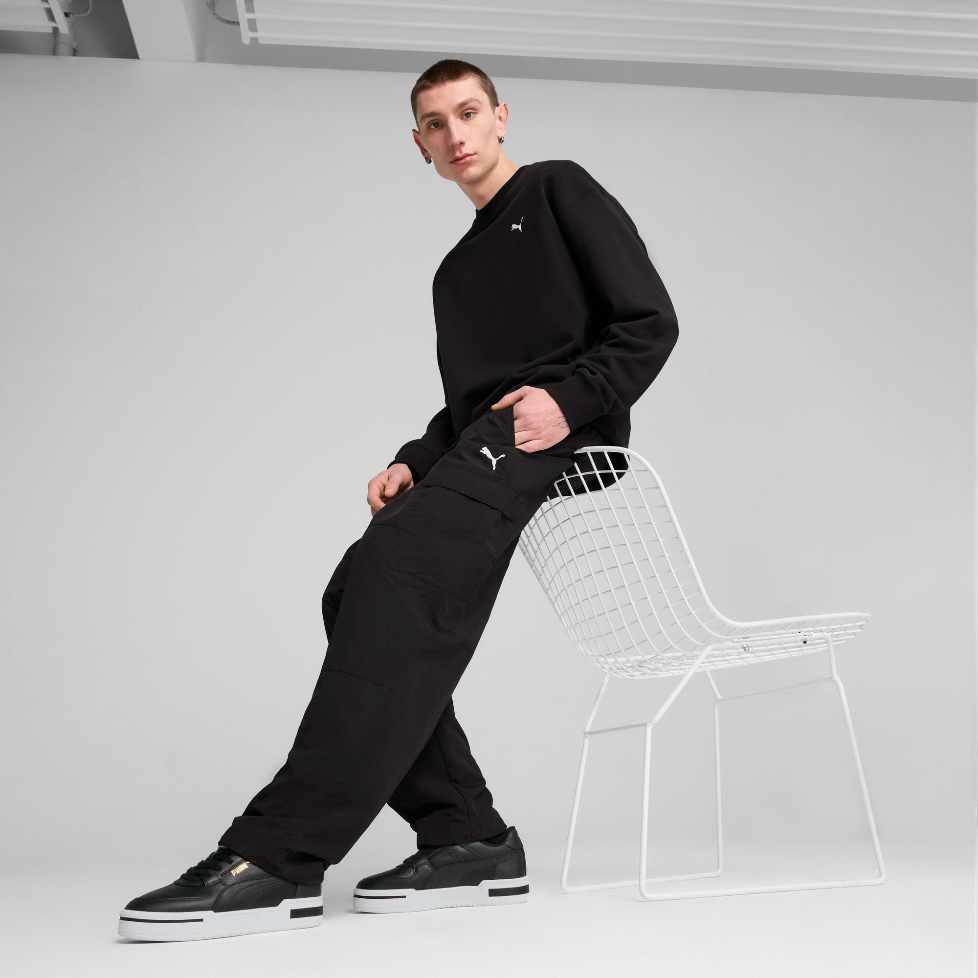 WARDROBE ESSENTIALS Men's Relaxed Cargo Pants Product Image