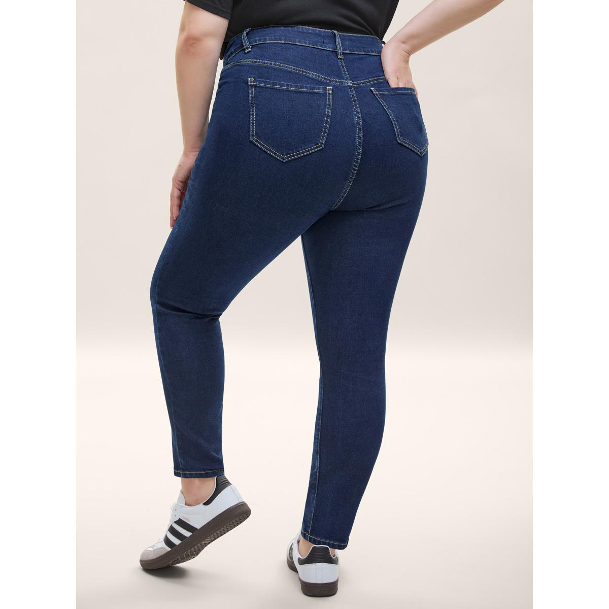 Plus Size Mid Rise Skinny-Fit Classic Jeans Women Denimindigo Medium stretch Slanted pocket Jeans BloomChic 18/2X Product Image