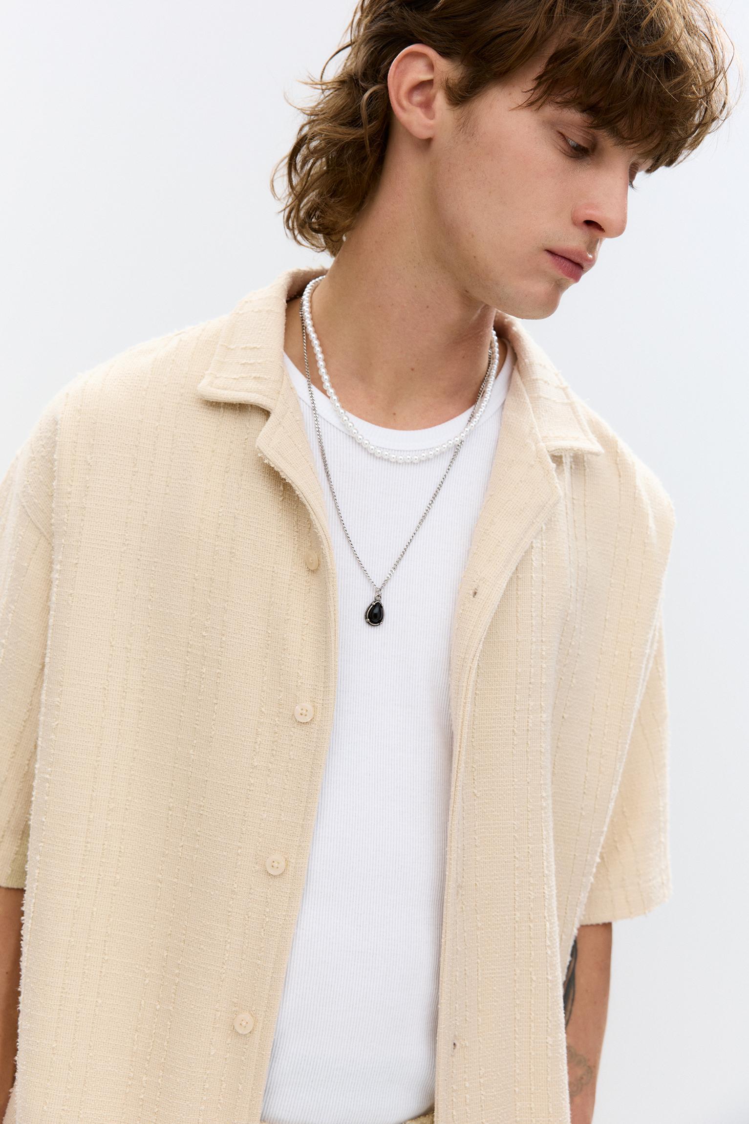 Textured short sleeve shirt Product Image