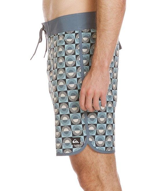 Quiksilver Surfsilk Scallop 19#double; Outseam Tropical Print Board Shorts Product Image