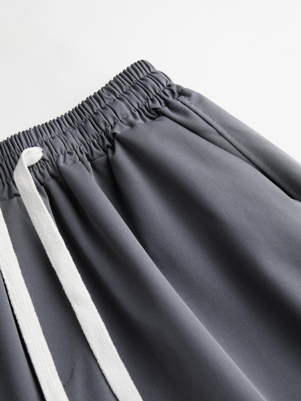 Men's Multi Pocket Rivet Decor Drawstring Shorts Product Image