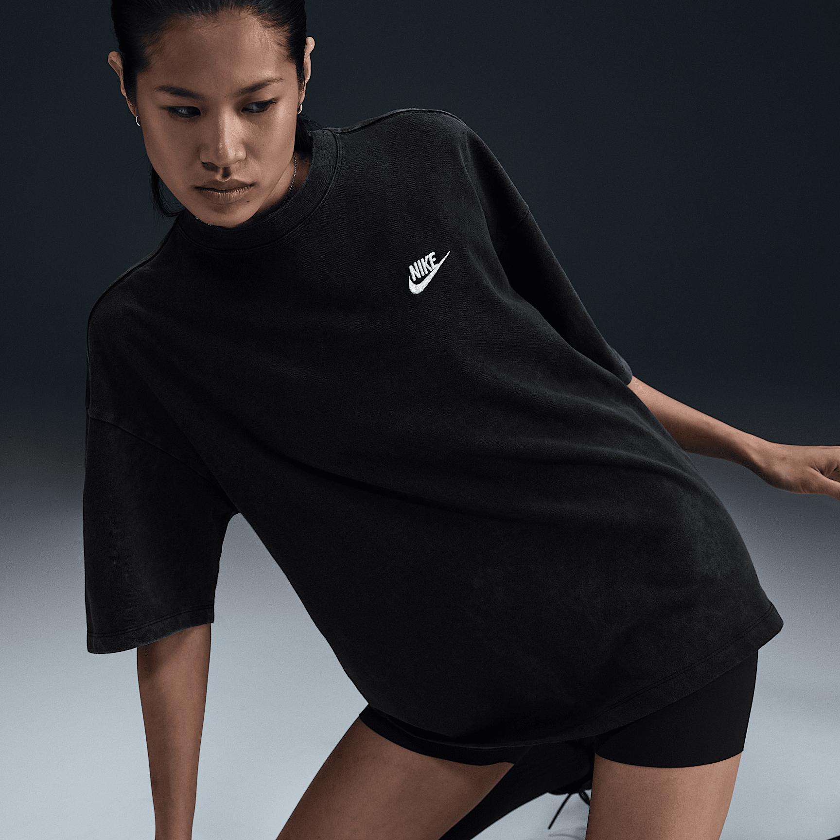 Nike Sportswear Essential Women's Oversized T-Shirt Product Image