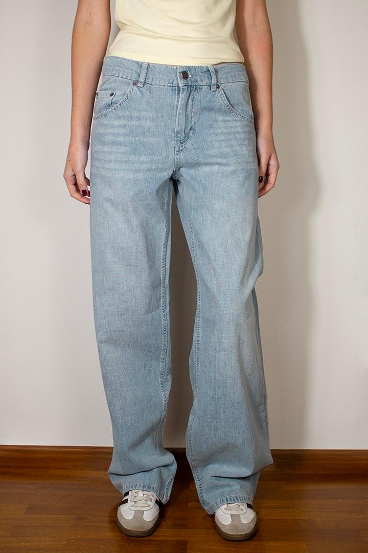 Low waist with pockets Product Image