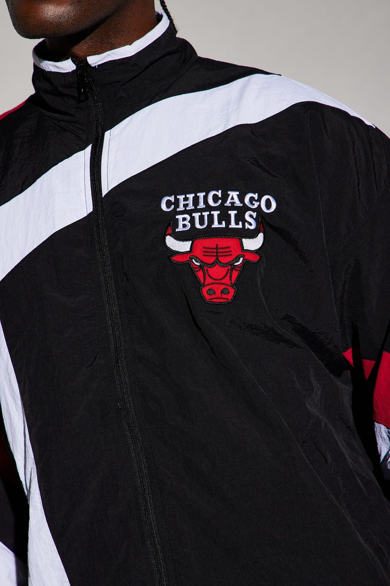 Bulls Hood Star Jacket - Black/Red Male Product Image