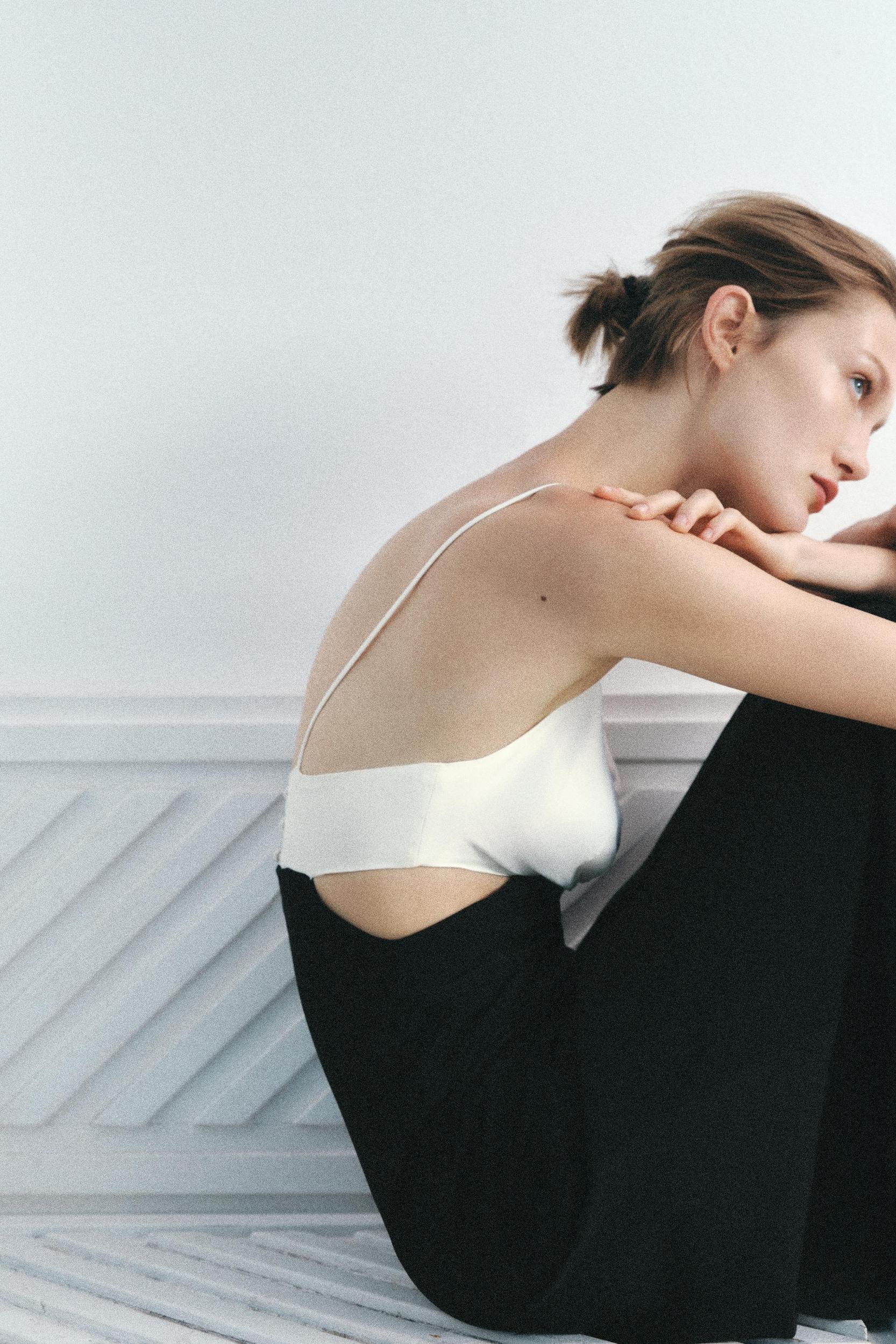 CUT OUT MIDI DRESS Product Image