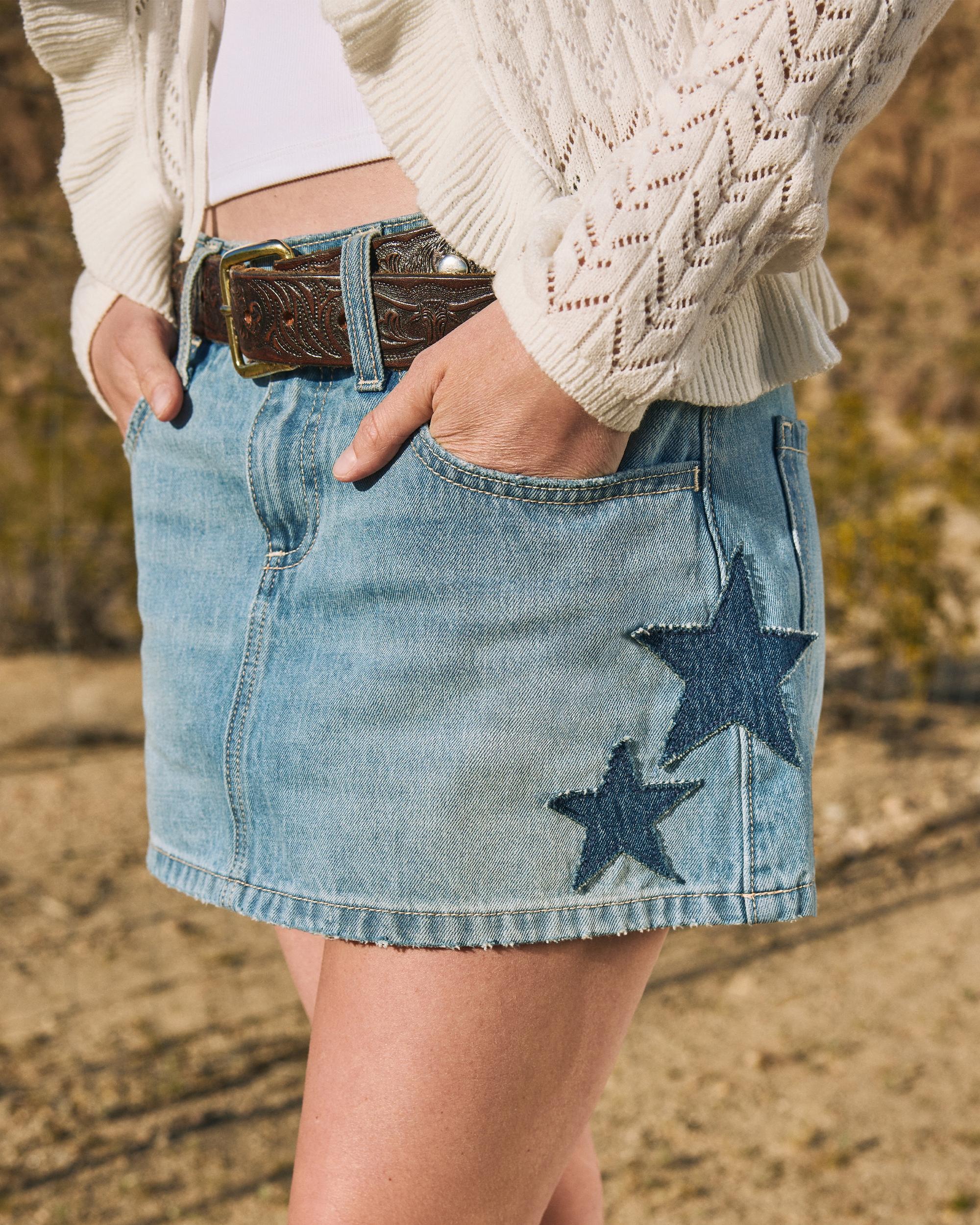 Low-Rise Medium Wash Star Applique Denim Mini Skort Product Image