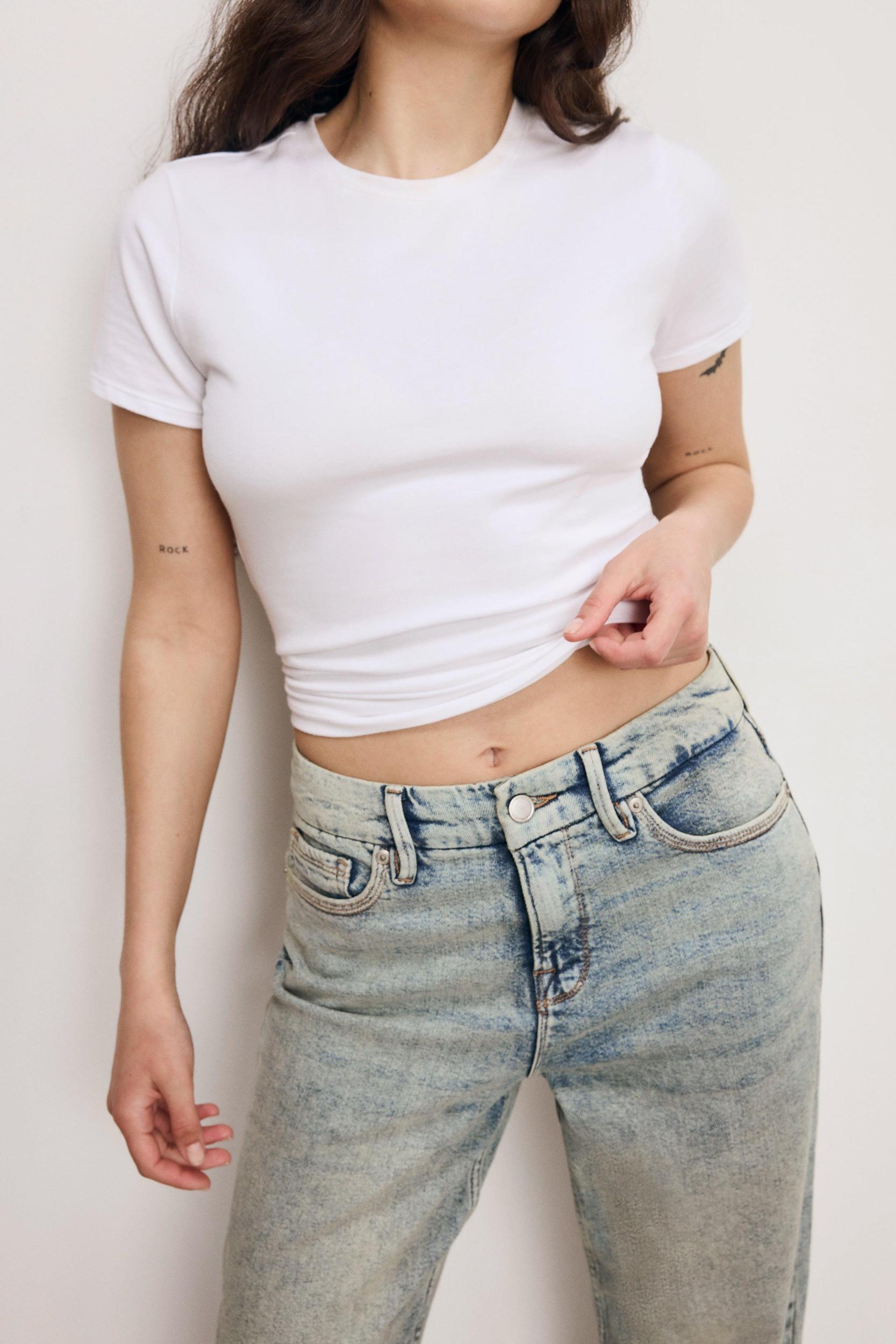 GOOD PETITE '90s JEANS | BLUE690 Product Image