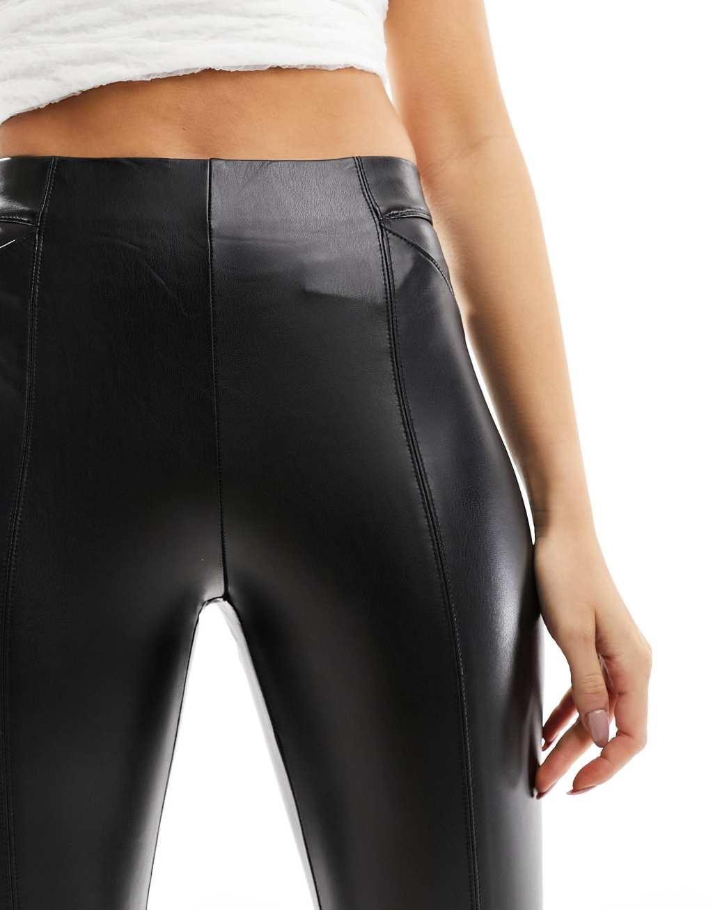 Only faux-leather leggings in black  Product Image