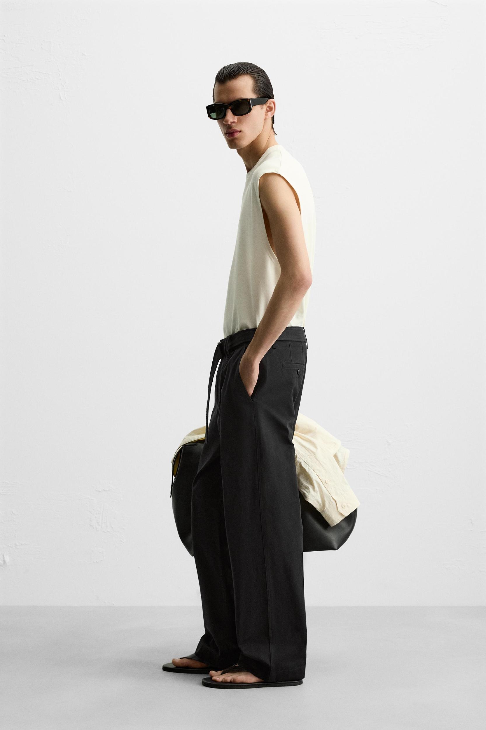 TEXT TECHNICAL TANK TOP Product Image