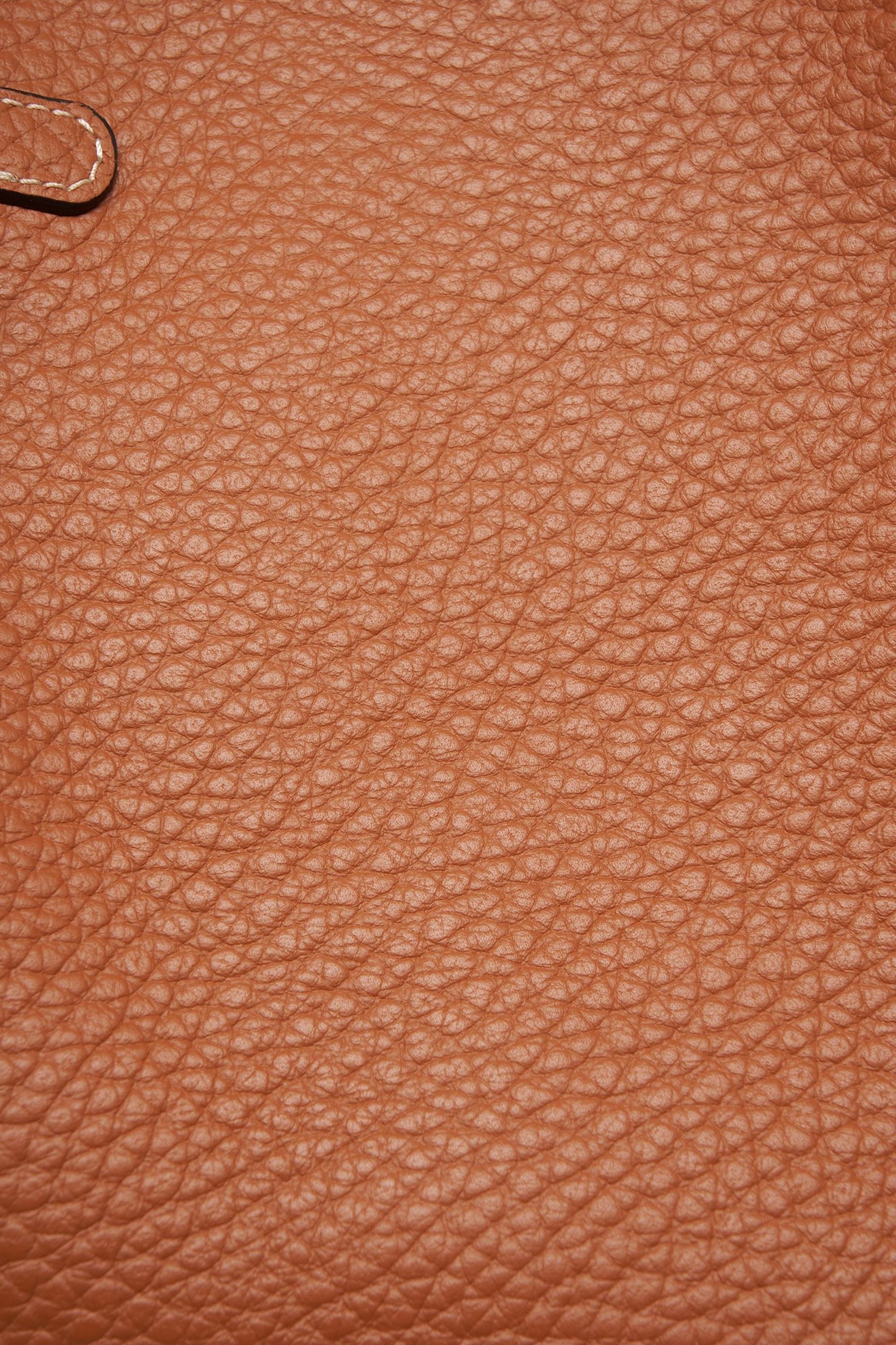 Grained leather shopper Product Image