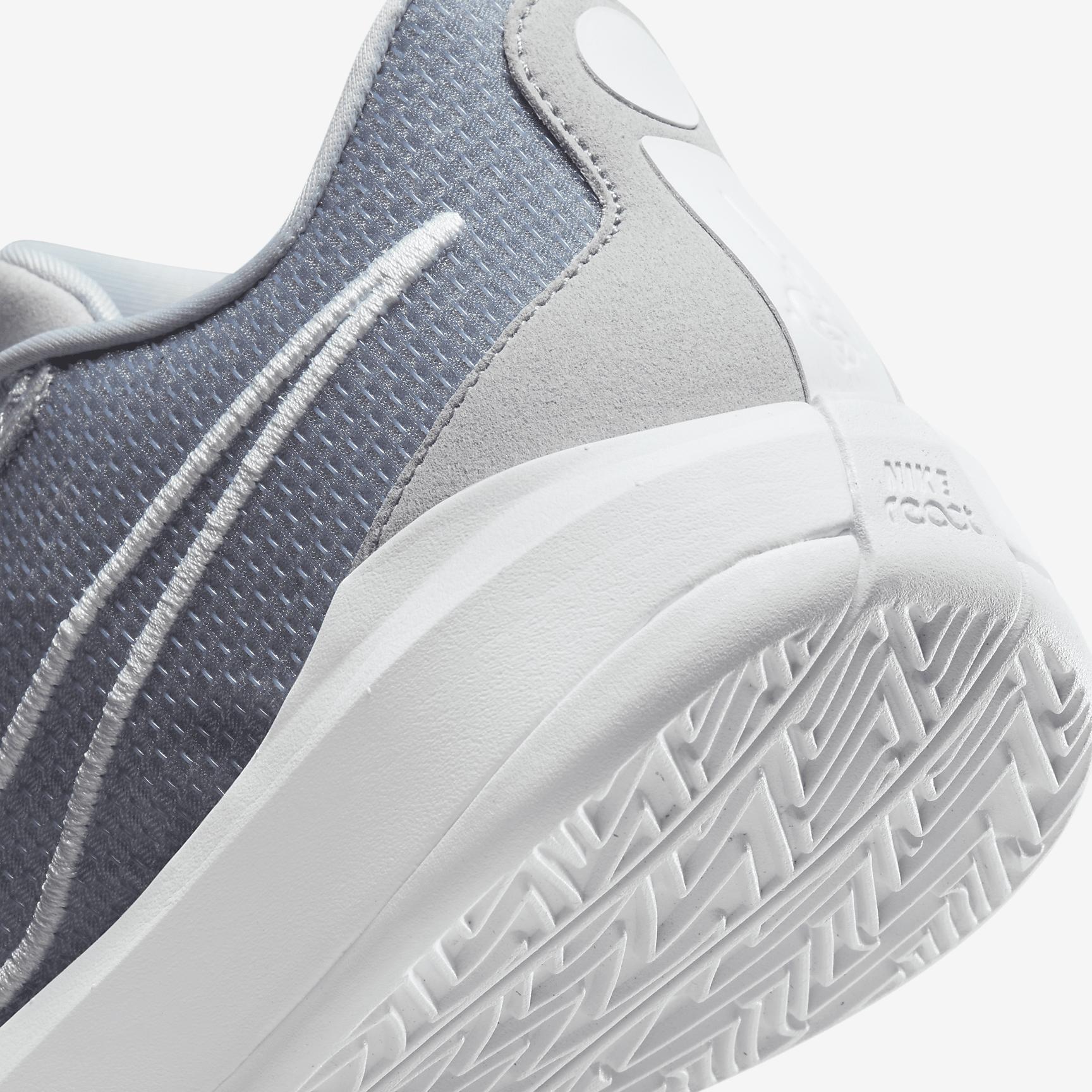 Sabrina 1 Basketball Shoes Product Image