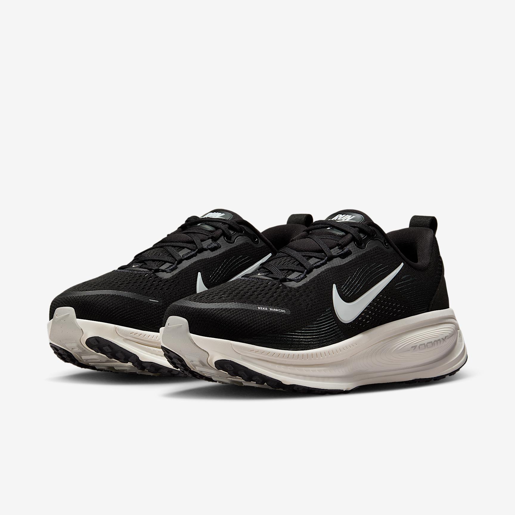 Nike Women's Vomero 18 Road Running Shoes (Extra Wide) Product Image