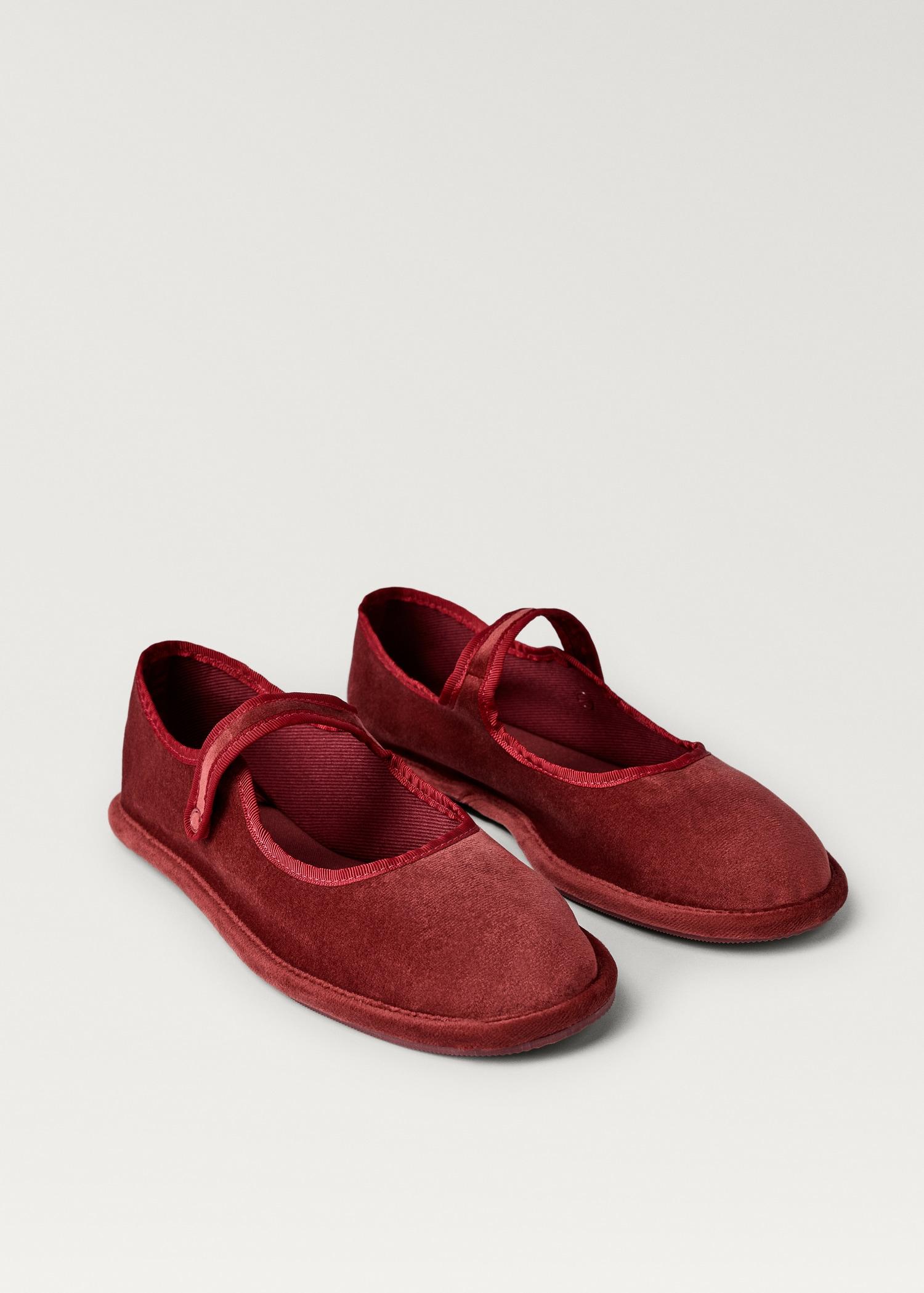 Velour ballet flats with buckle detail - Women | MANGO USA Product Image