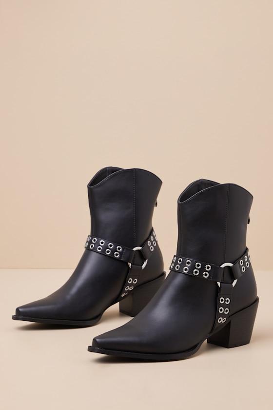 Hallee Black Pointed-Toe Ankle Booties Product Image