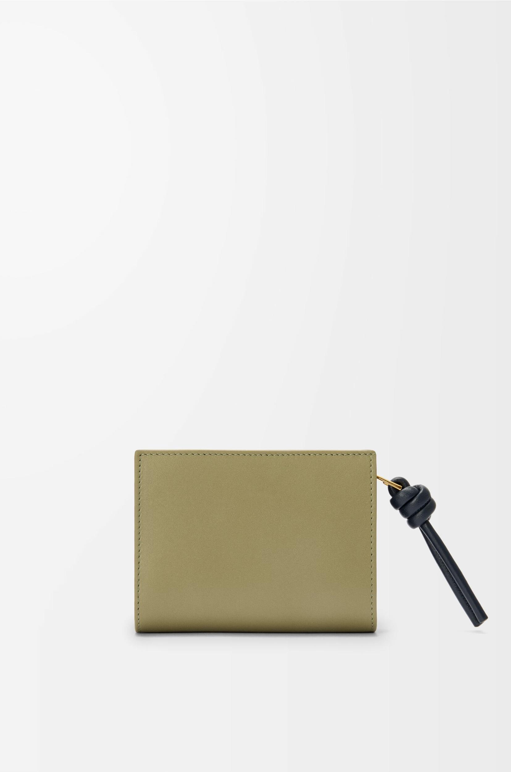 Knot compact wallet in shiny nappa calfskin Product Image